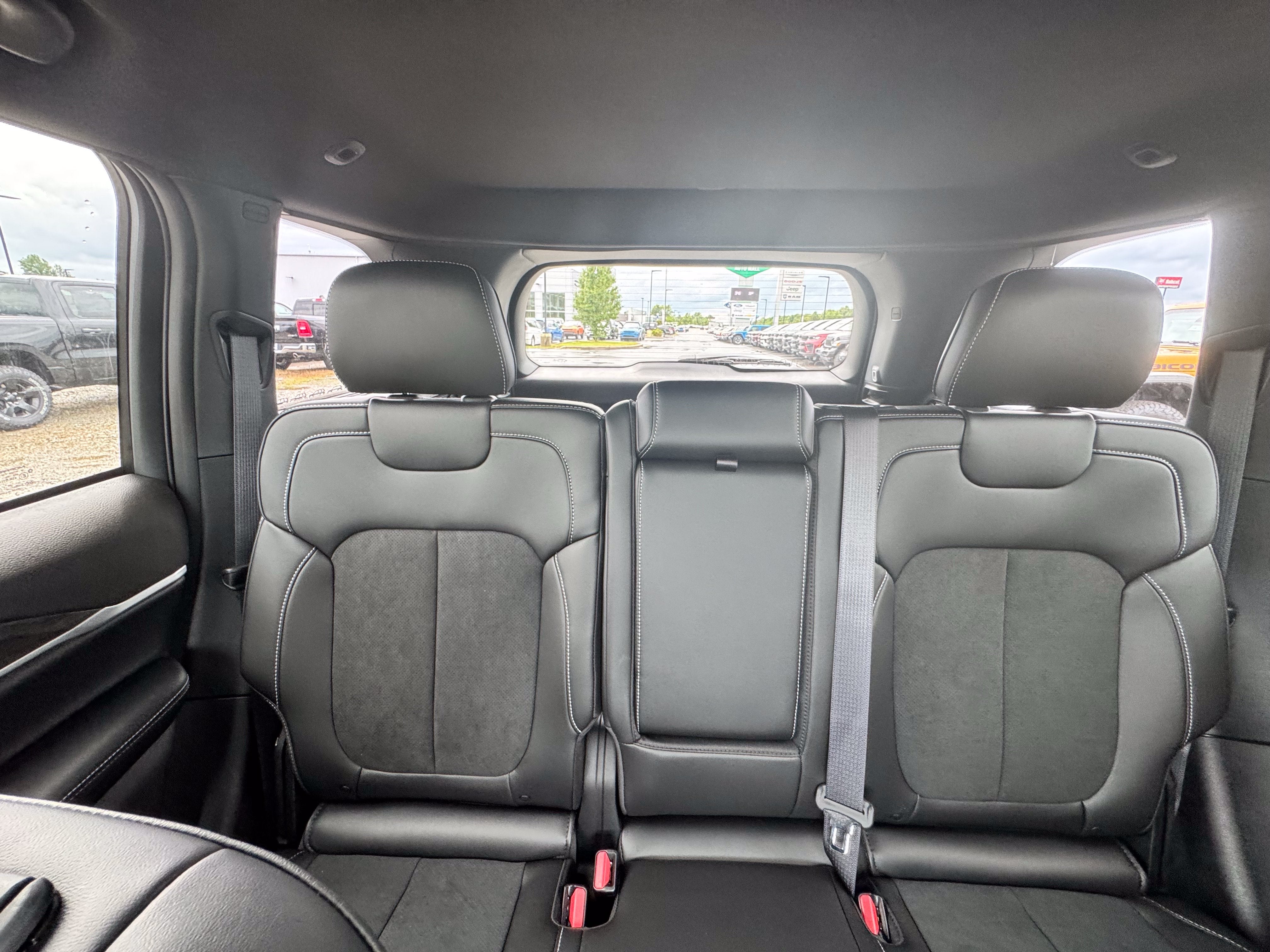 2026 Jeep Grand Cherokee Laredo Altitude