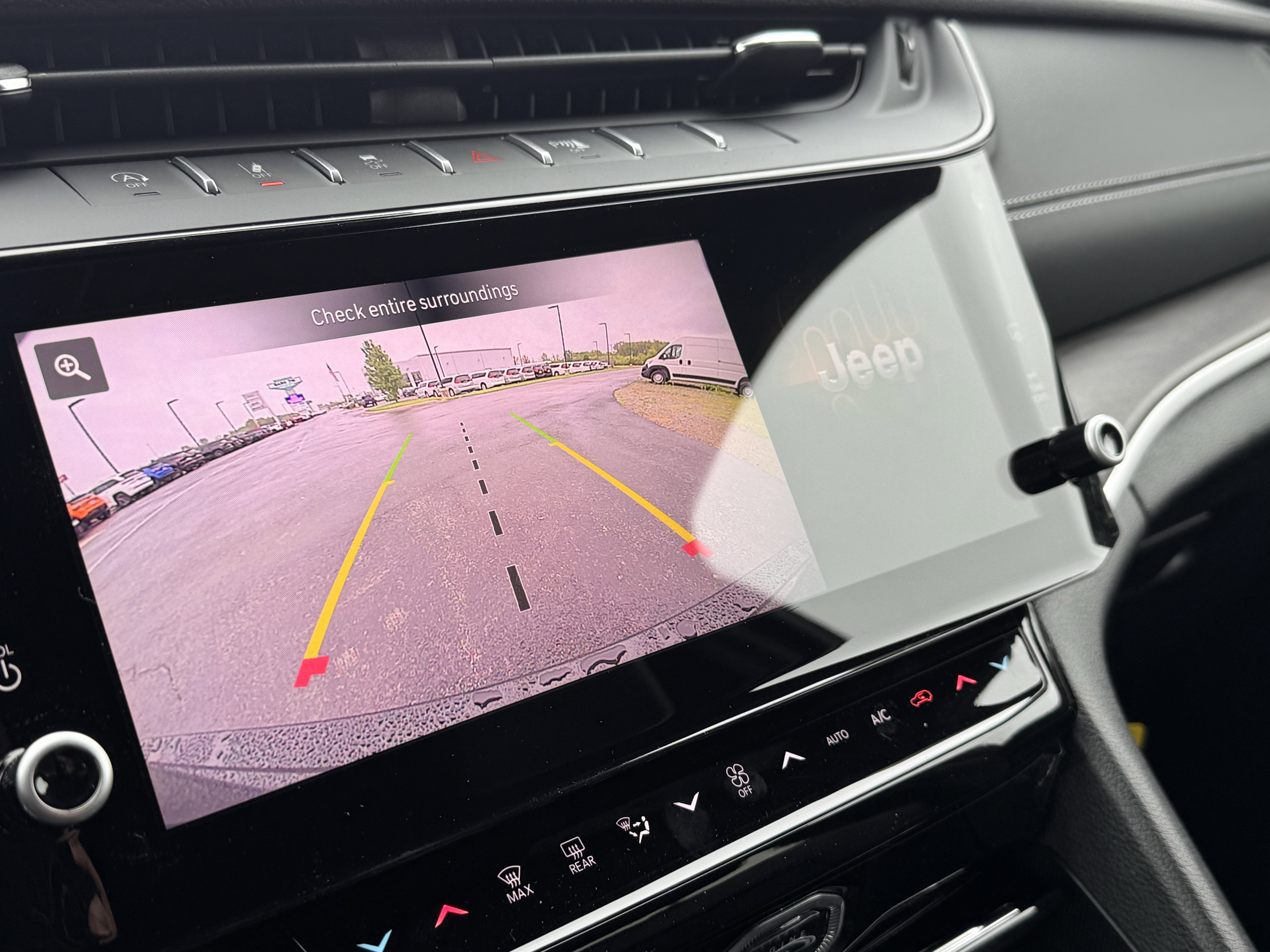 2026 Jeep Grand Cherokee Laredo Altitude