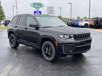 2026 Jeep Grand Cherokee Laredo Altitude