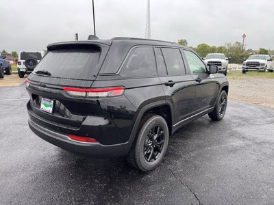 2026 Jeep Grand Cherokee Laredo Altitude