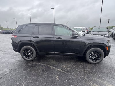 2026 Jeep Grand Cherokee Laredo Altitude