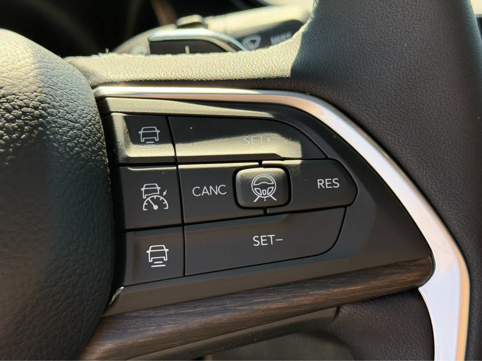 2026 Jeep Grand Cherokee L Laredo Altitude