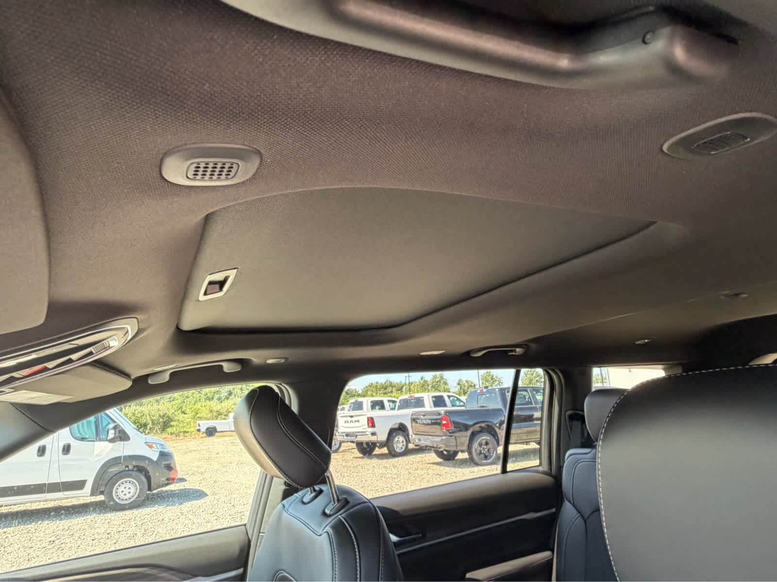 2026 Jeep Grand Cherokee L Laredo Altitude