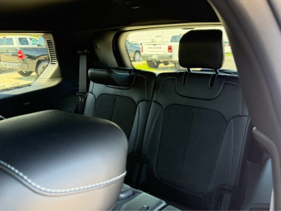 2026 Jeep Grand Cherokee L Laredo Altitude
