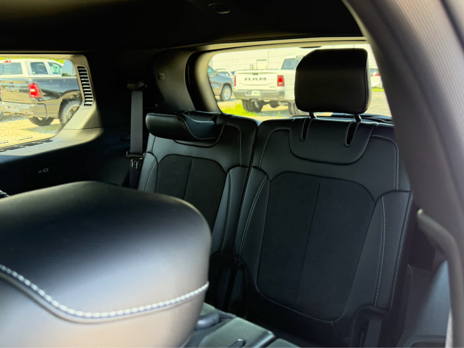 2026 Jeep Grand Cherokee L Laredo Altitude
