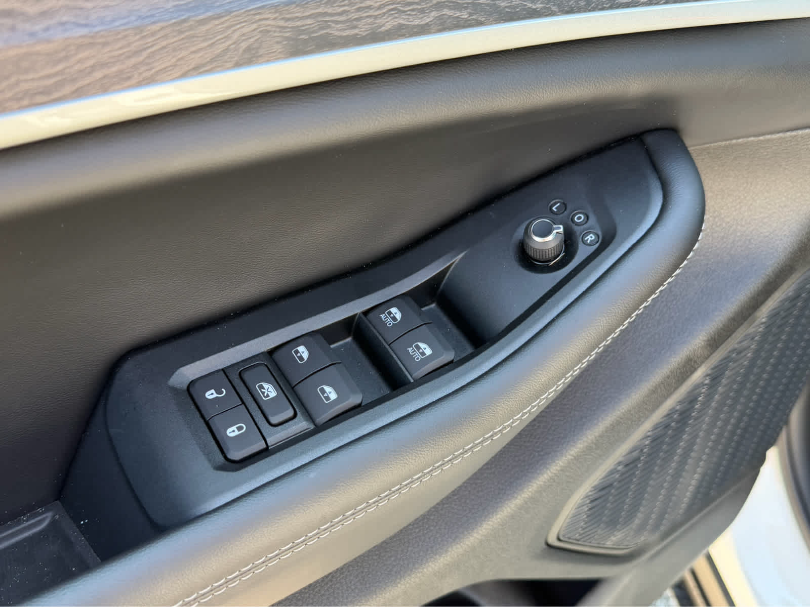2026 Jeep Grand Cherokee L Laredo Altitude