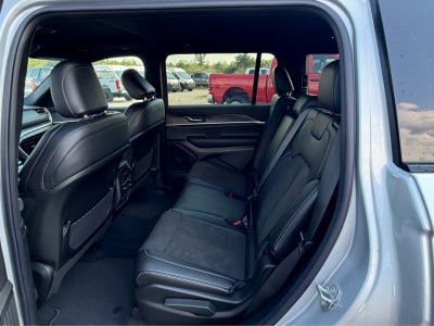 2026 Jeep Grand Cherokee L Laredo Altitude