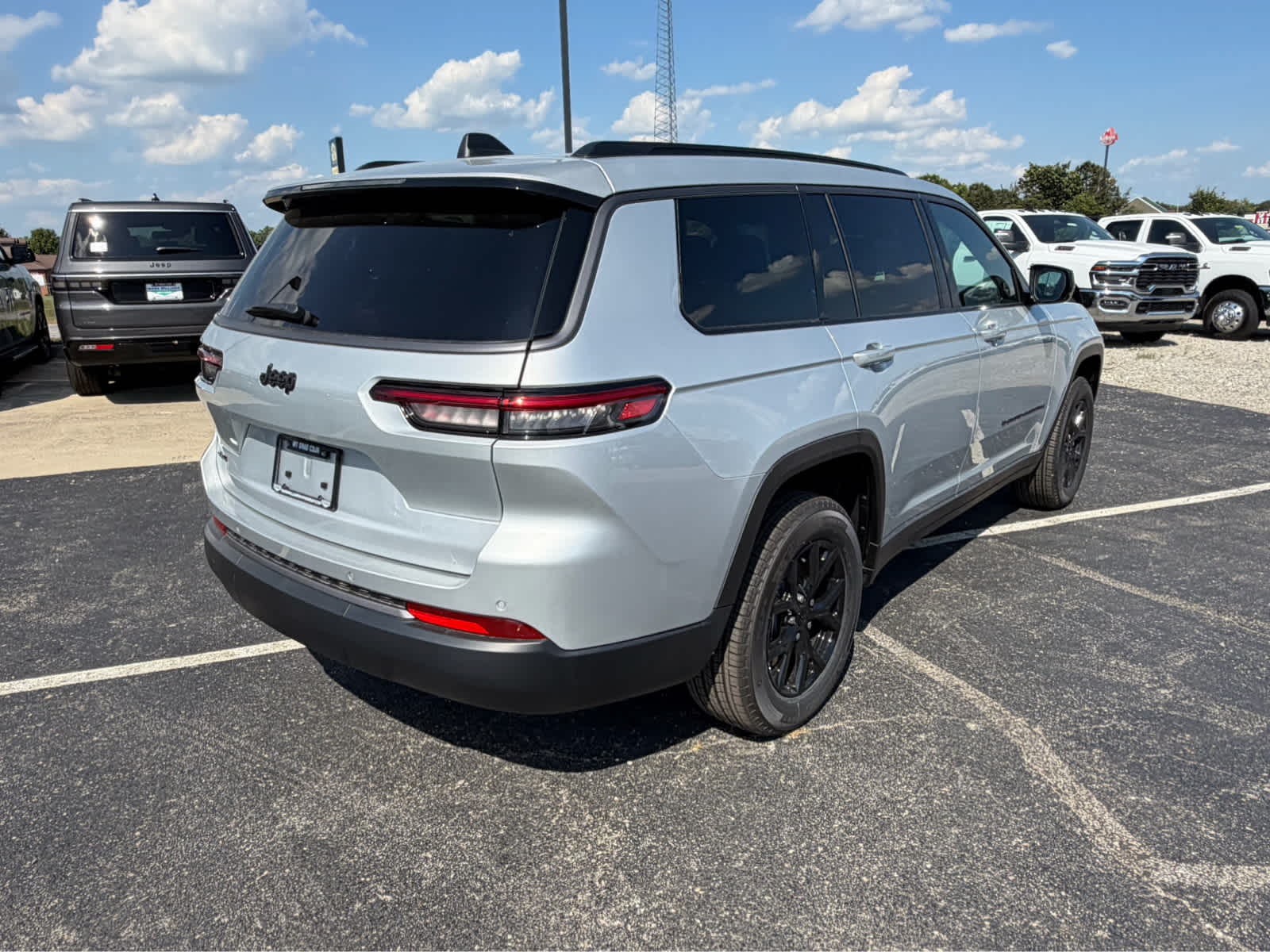 2026 Jeep Grand Cherokee L Laredo Altitude