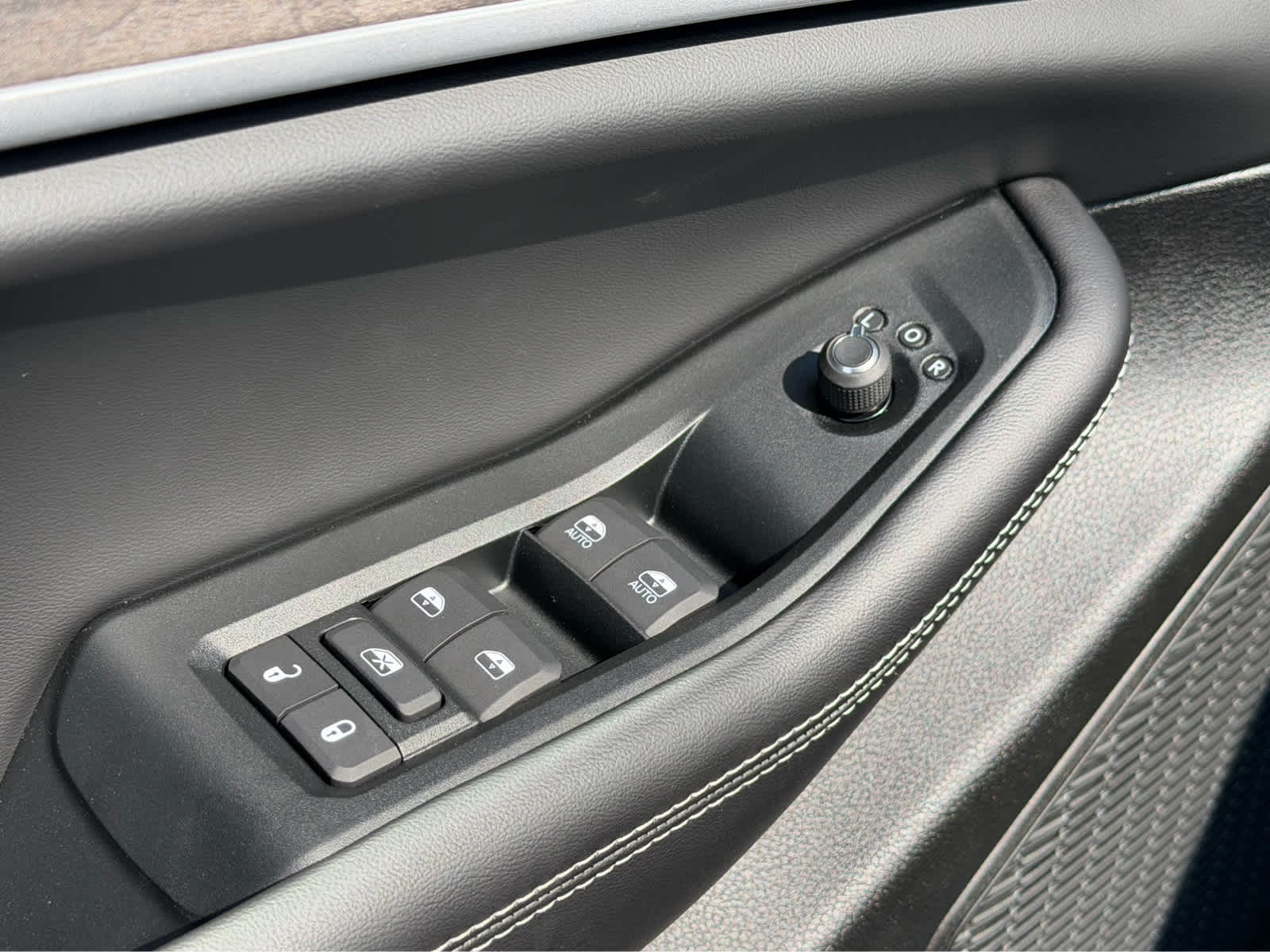 2026 Jeep Grand Cherokee L Laredo Altitude