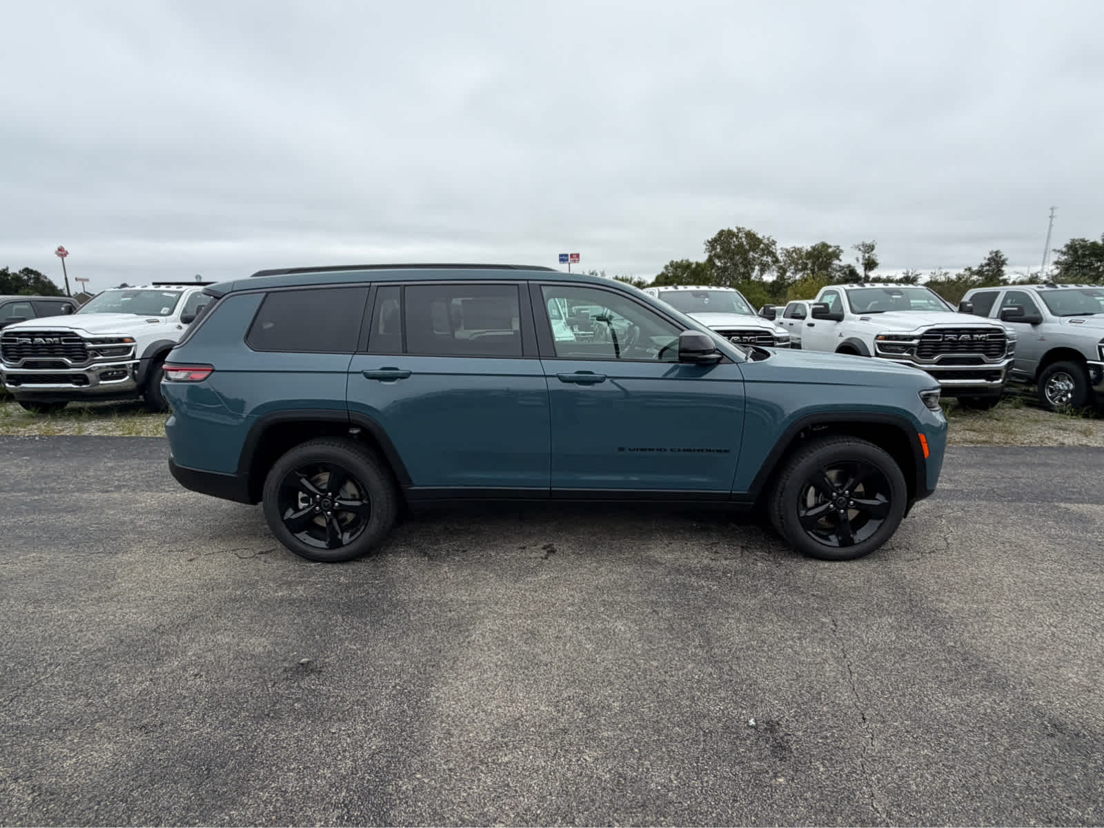 2027 Jeep Grand Cherokee L Limited