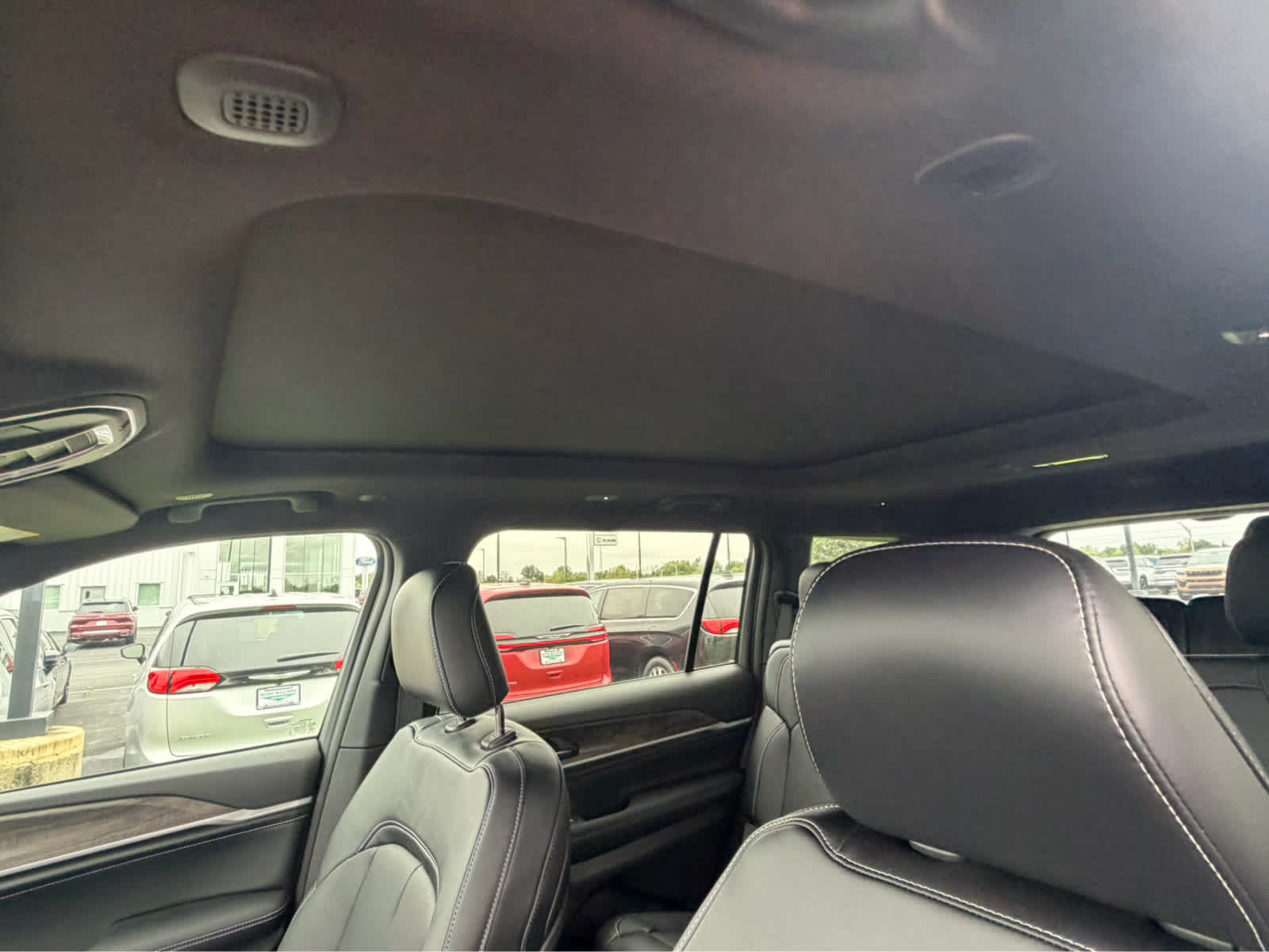 2027 Jeep Grand Cherokee L Limited Reserve