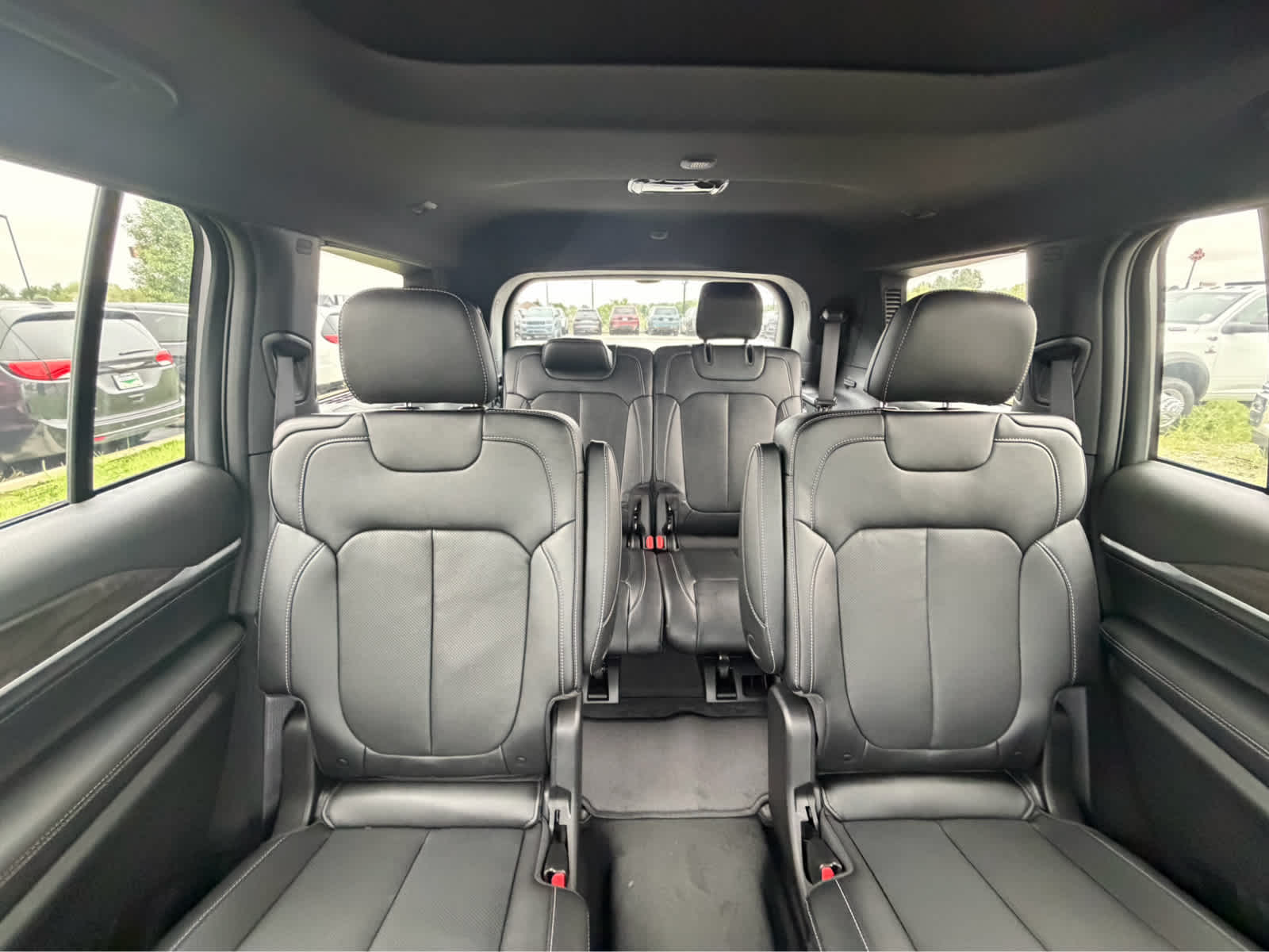 2027 Jeep Grand Cherokee L Limited Reserve