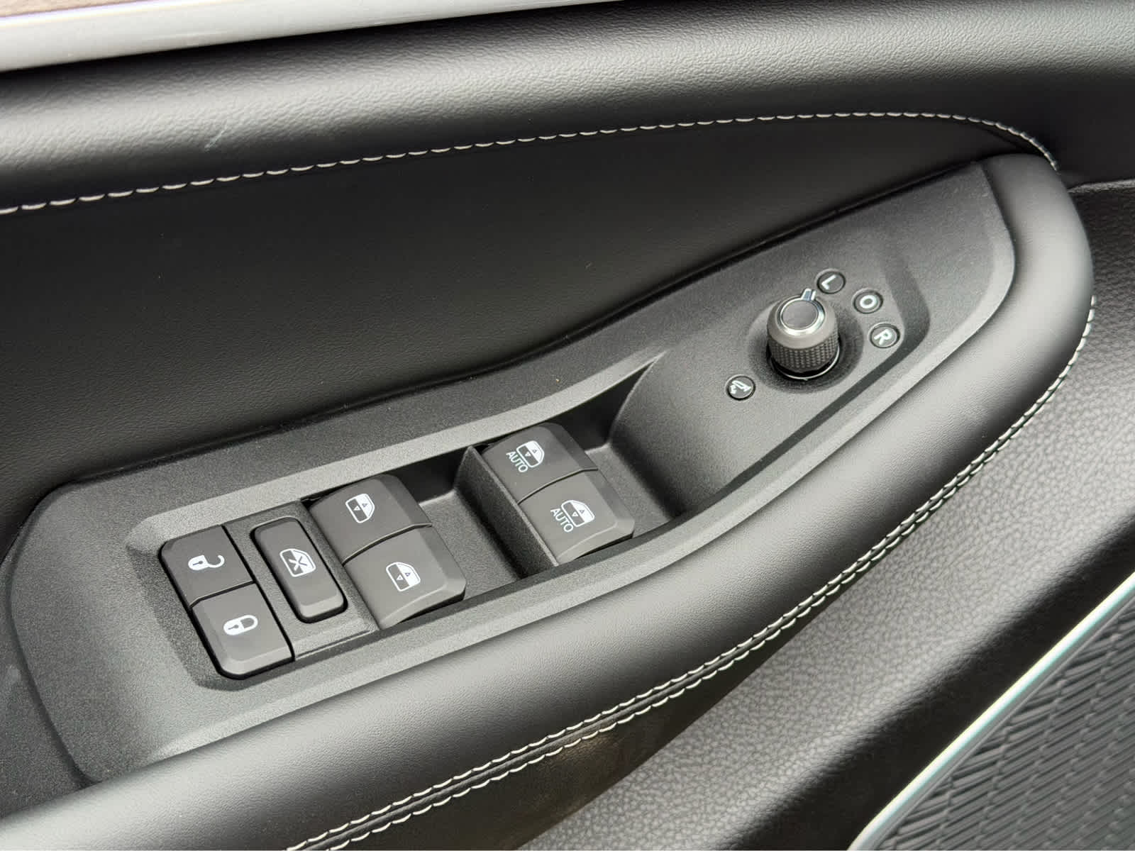 2027 Jeep Grand Cherokee L Limited Reserve