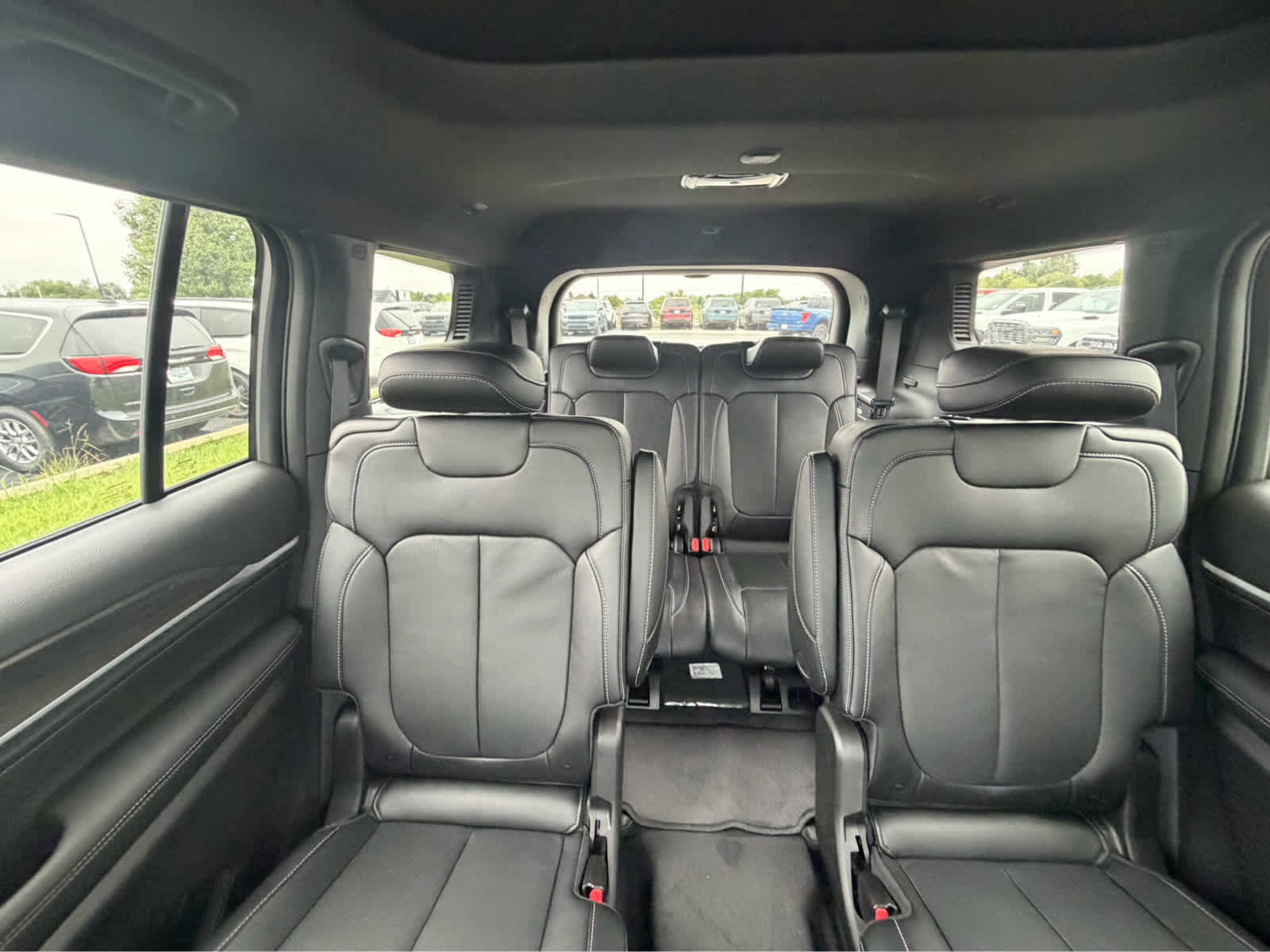 2027 Jeep Grand Cherokee L Limited Reserve