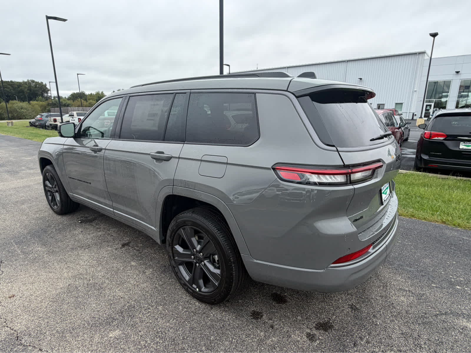 2027 Jeep Grand Cherokee L Limited Reserve