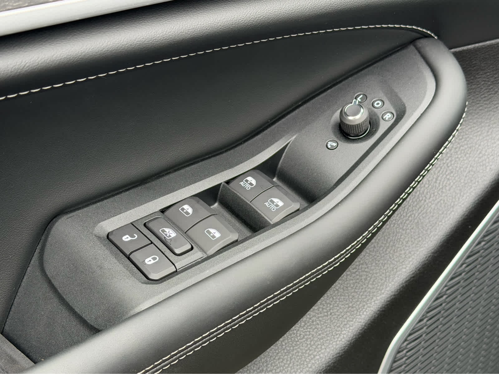 2027 Jeep Grand Cherokee L Limited Reserve