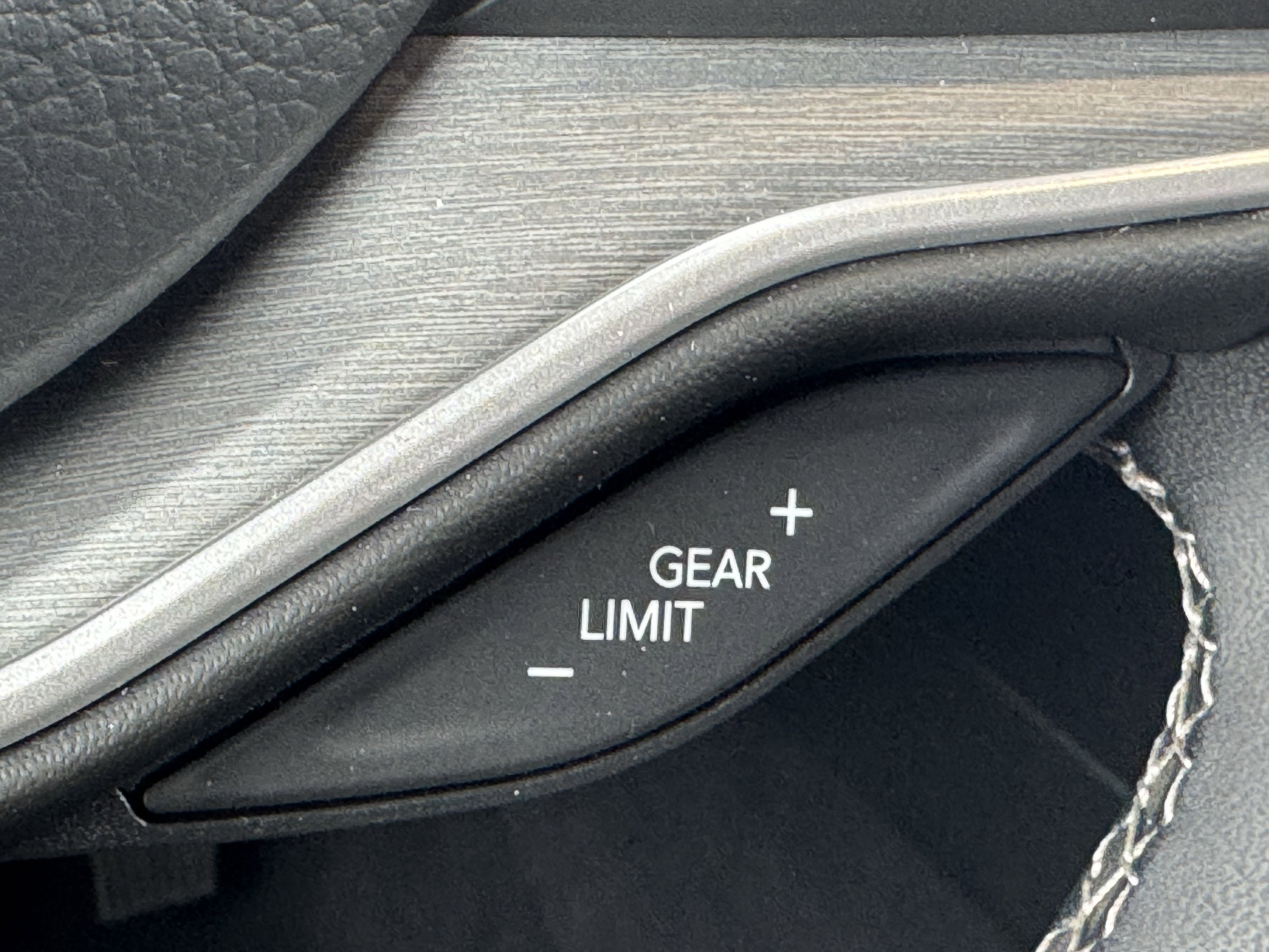 2026 Jeep Grand Wagoneer Base