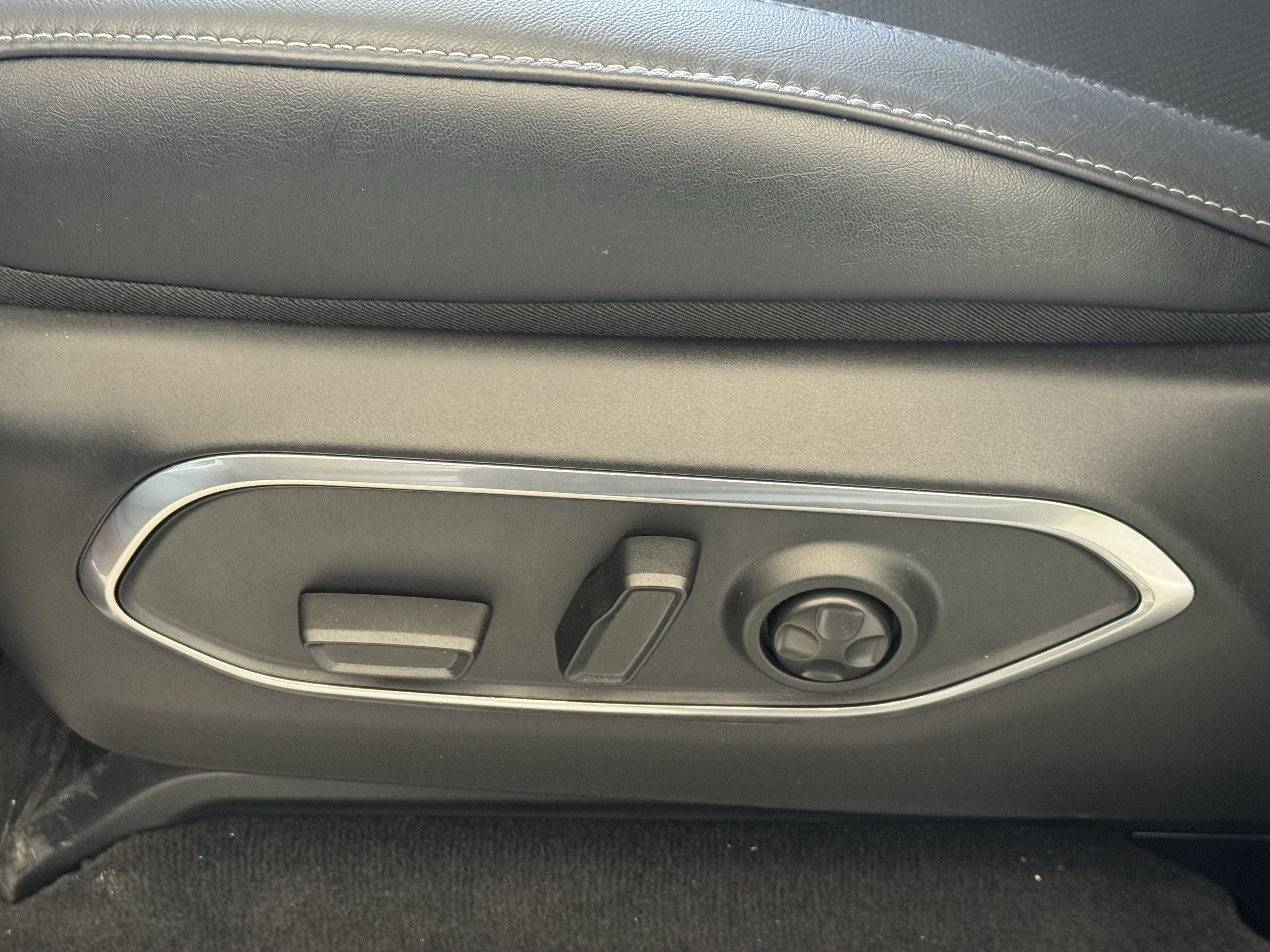 2026 Jeep Grand Wagoneer Base