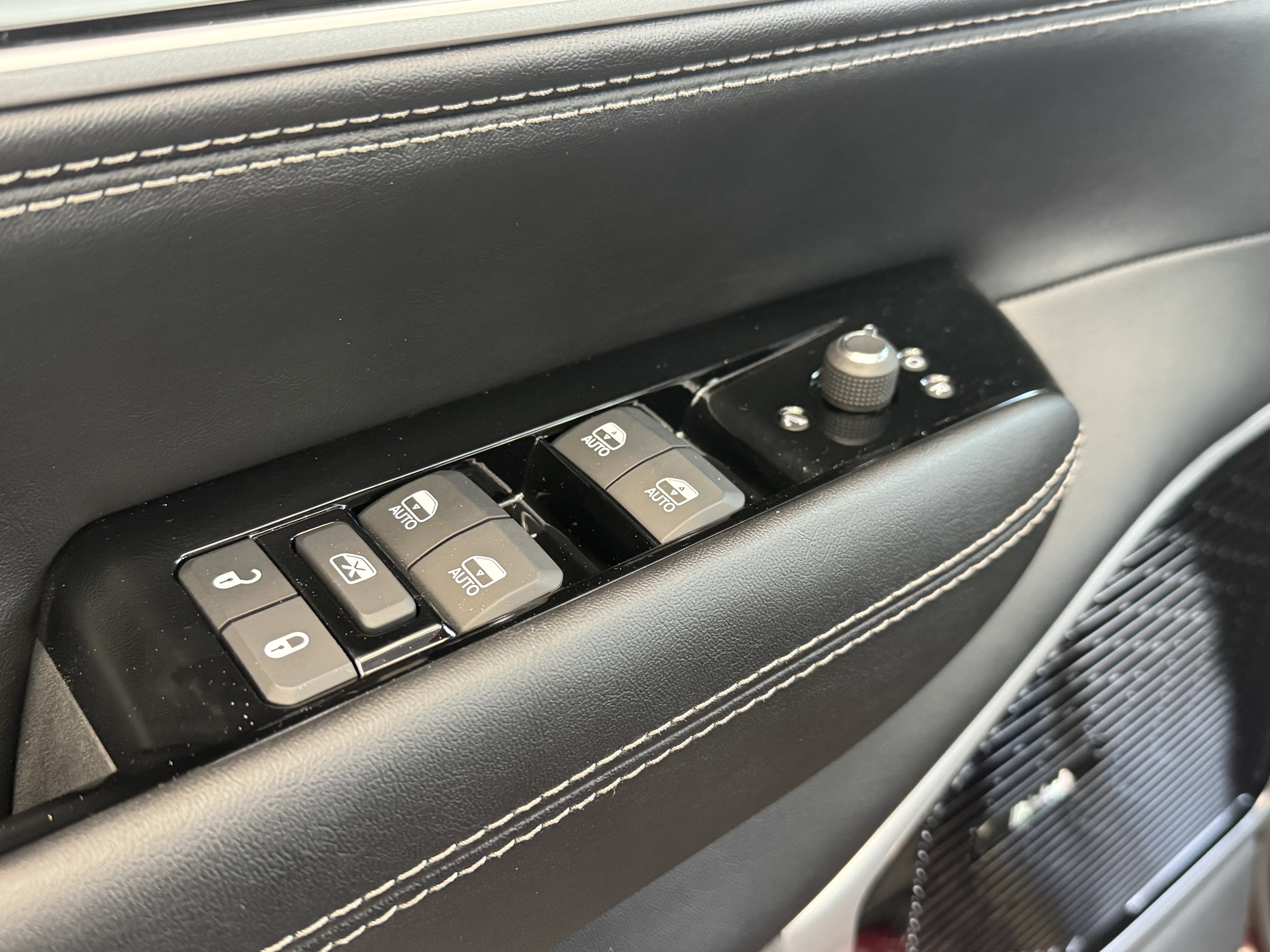 2026 Jeep Grand Wagoneer Base