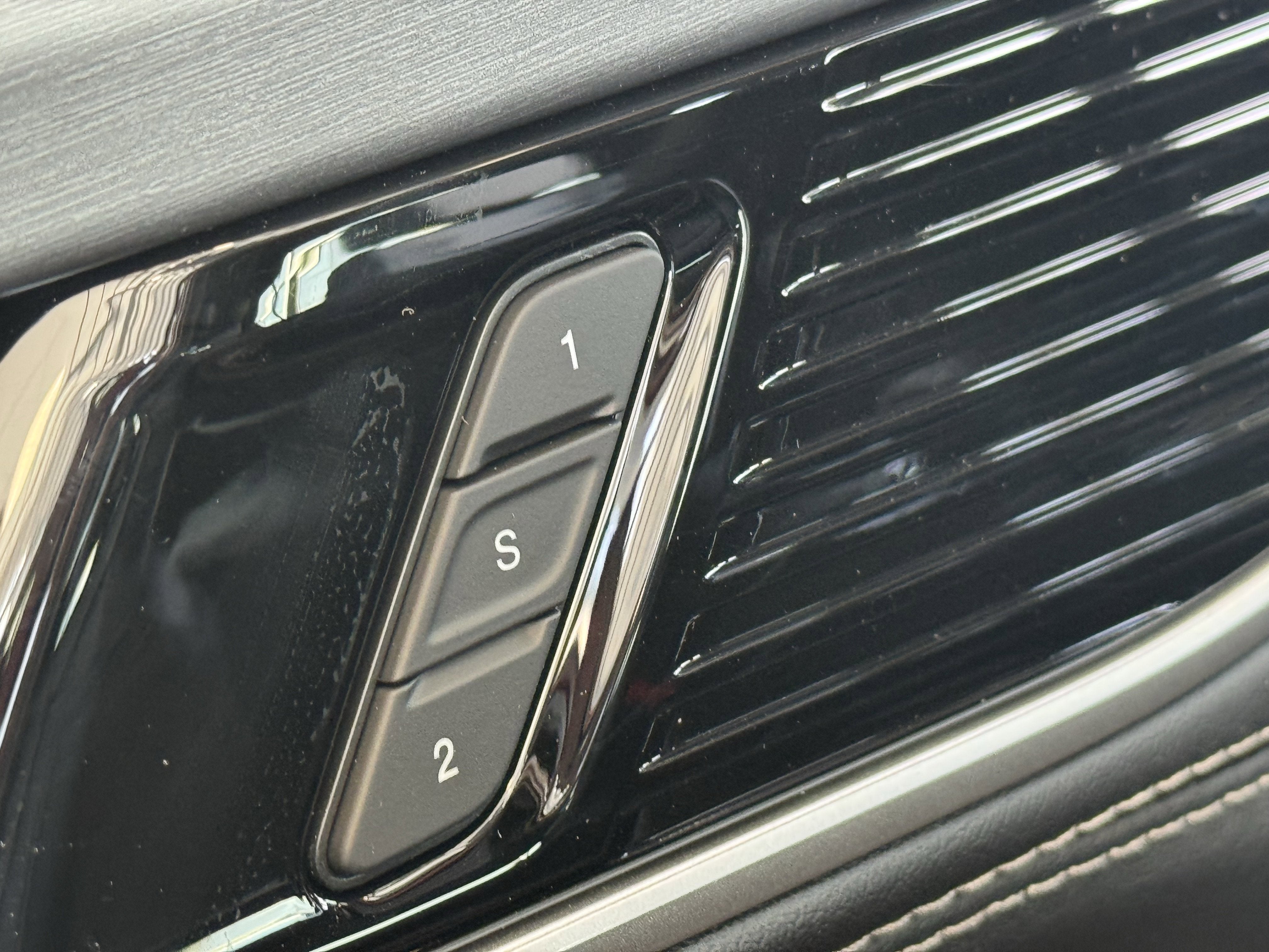 2026 Jeep Grand Wagoneer Base