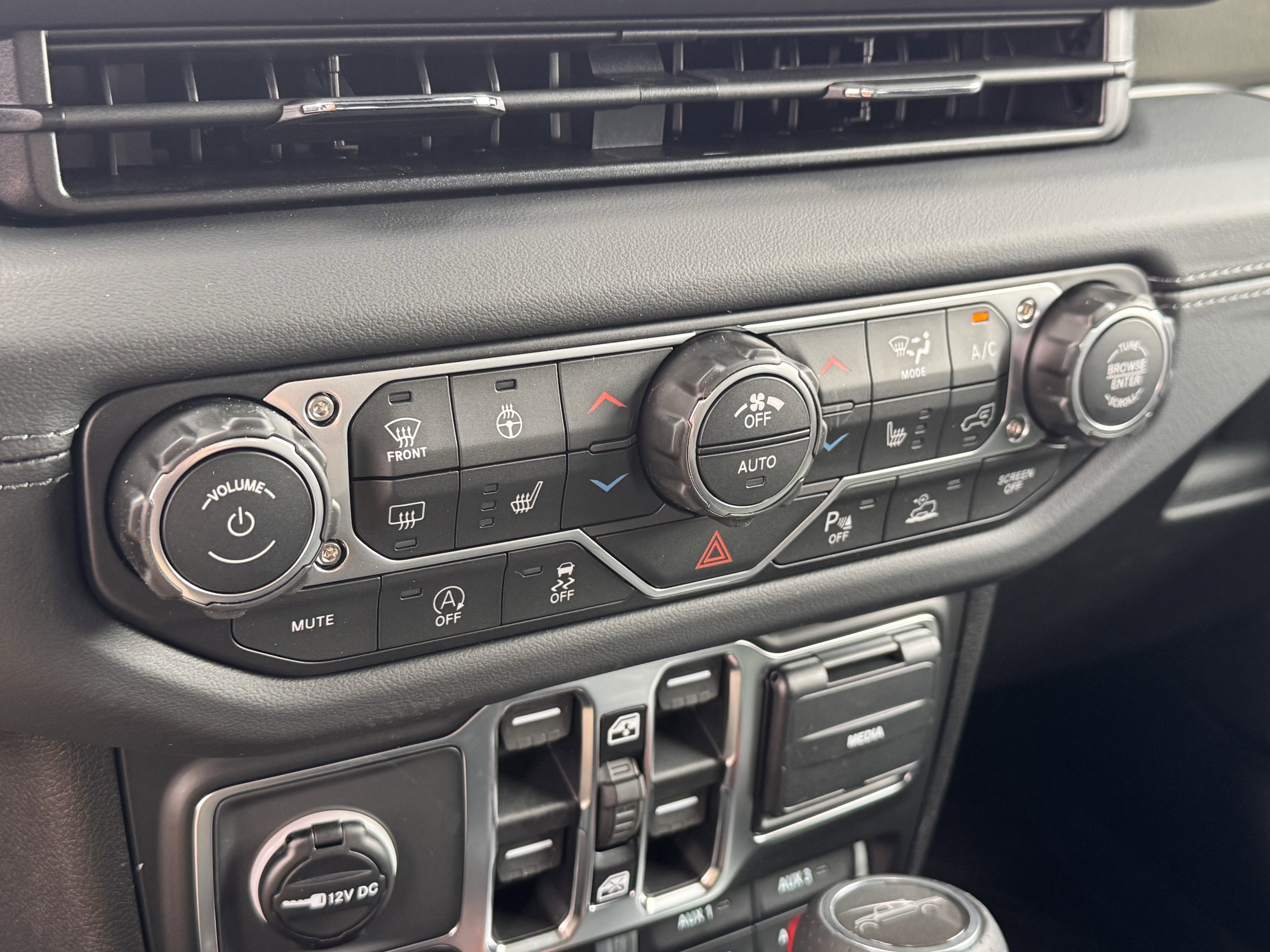 2026 Jeep Gladiator Mojave X