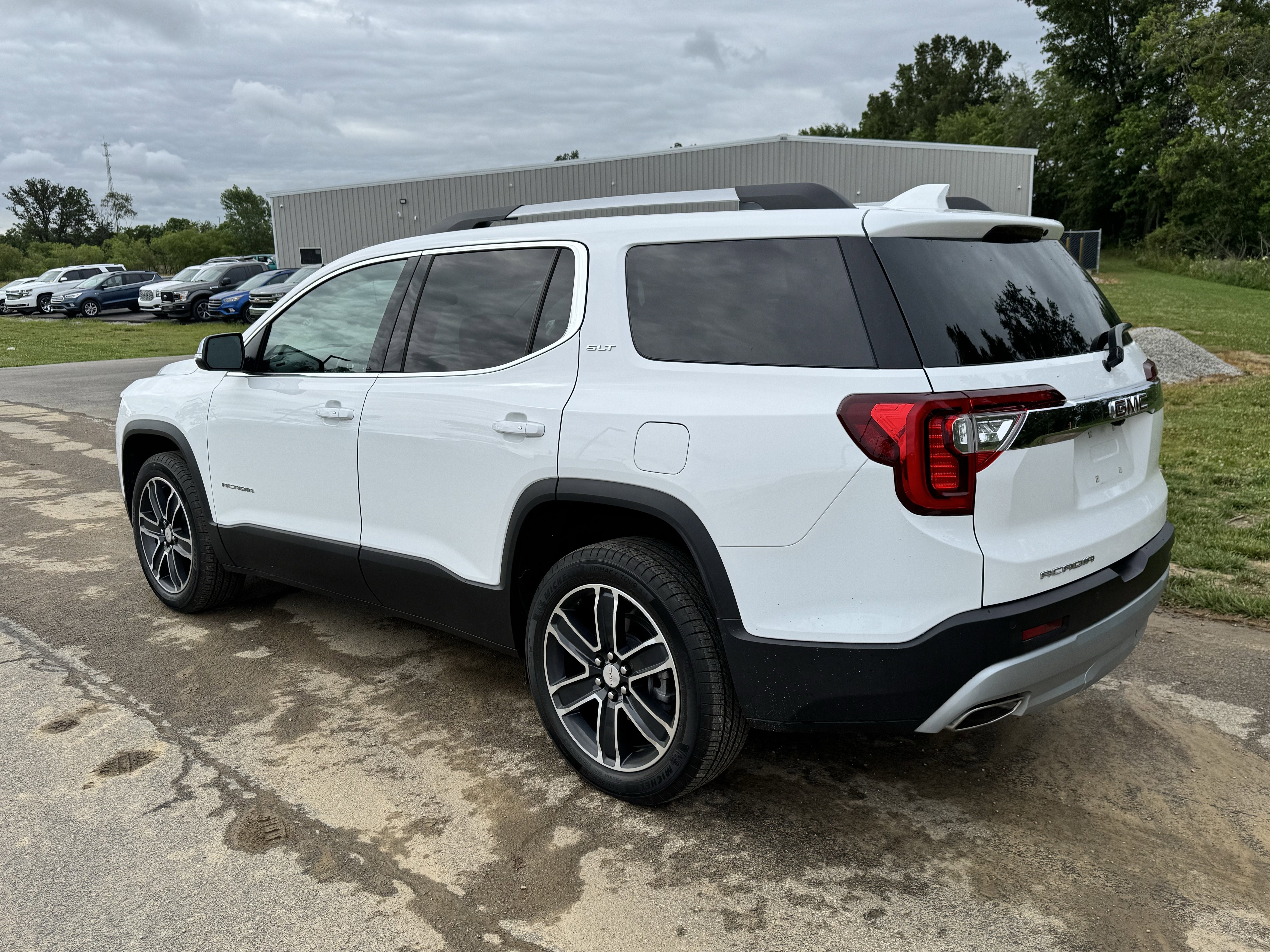 2023 GMC Acadia SLT