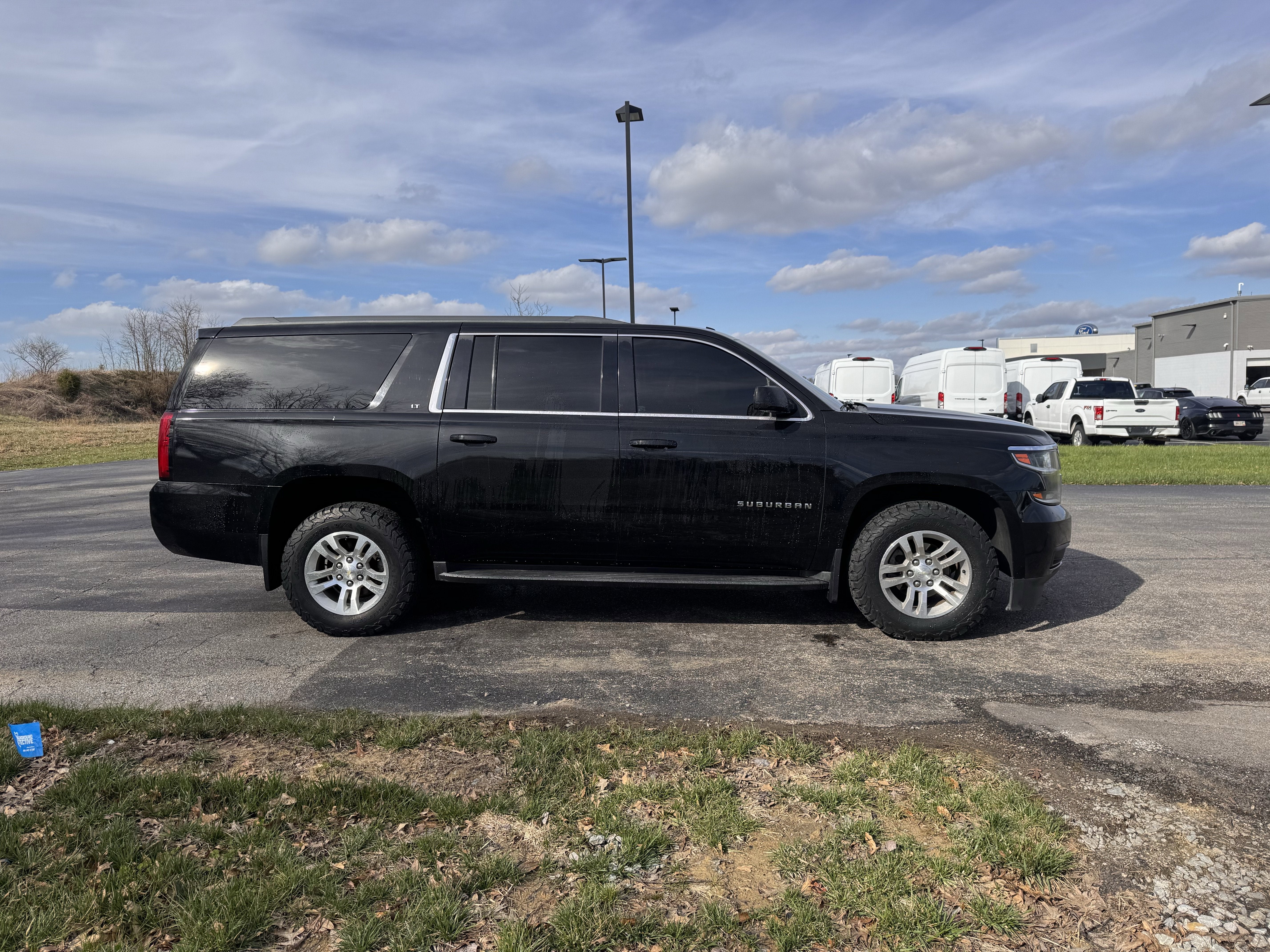 Used 2017 Chevrolet Suburban LT with VIN 1GNSKHKC8HR179007 for sale in Mount Orab, OH