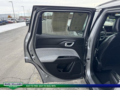 2023 Jeep Compass Latitude Lux
