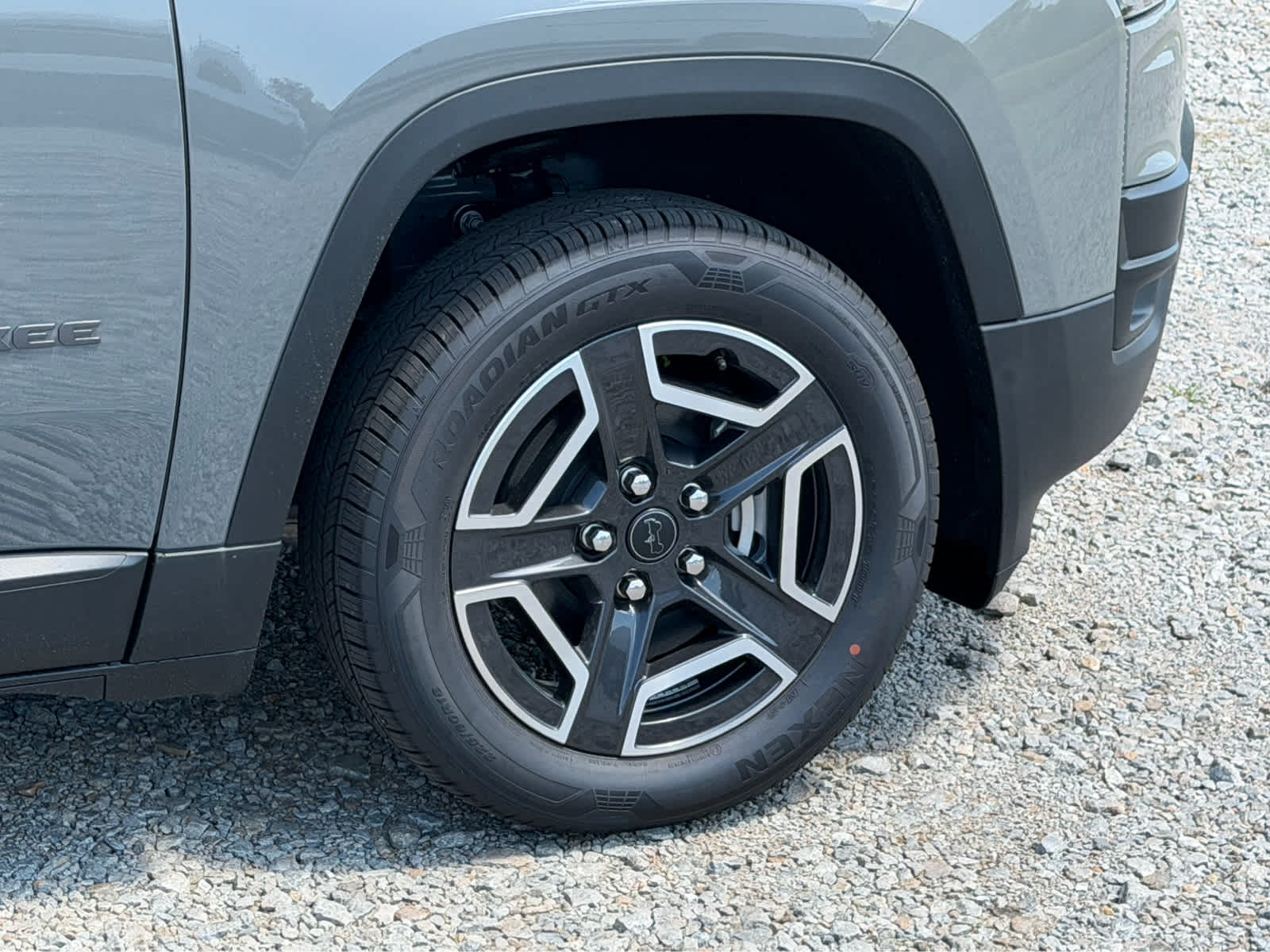 2026 Jeep Cherokee Laredo