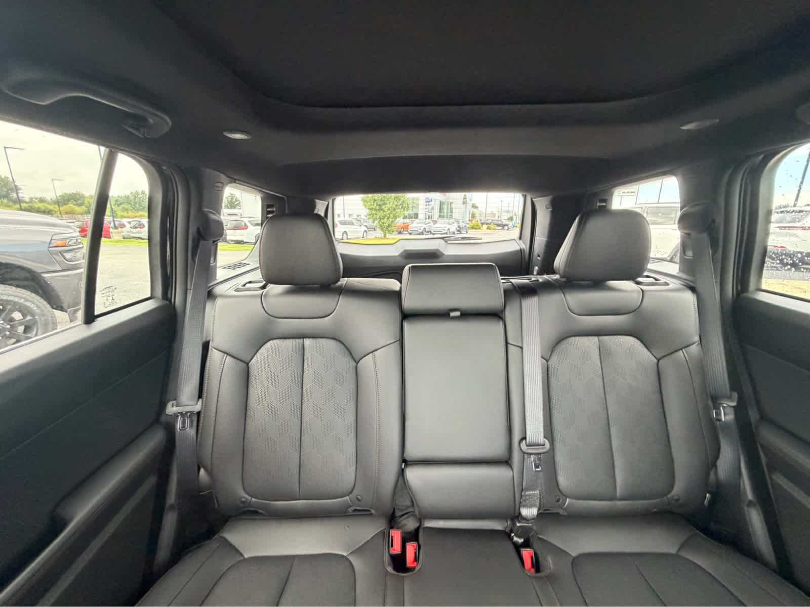 2026 Jeep Cherokee Overland