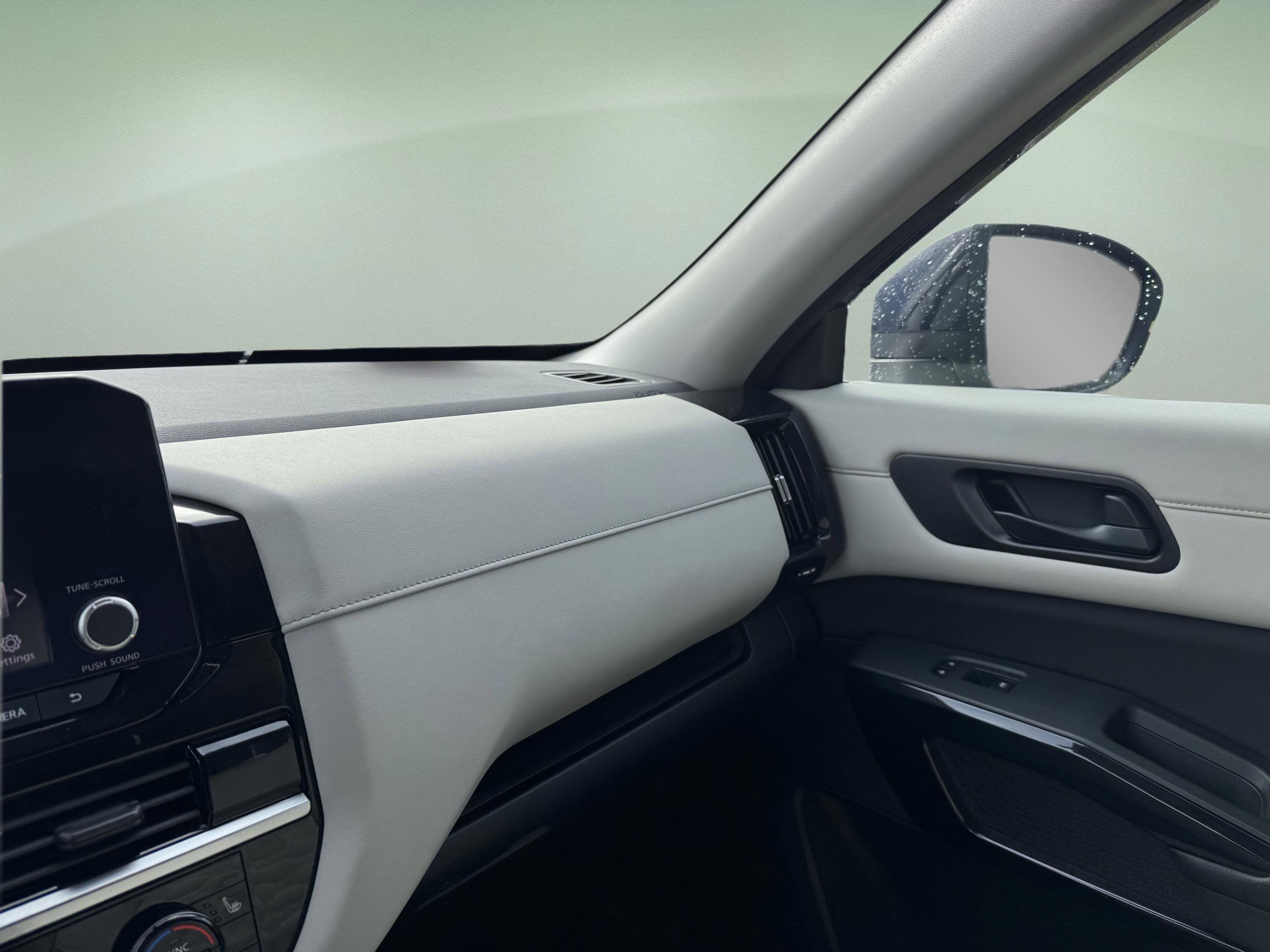 2023 Nissan Pathfinder SV