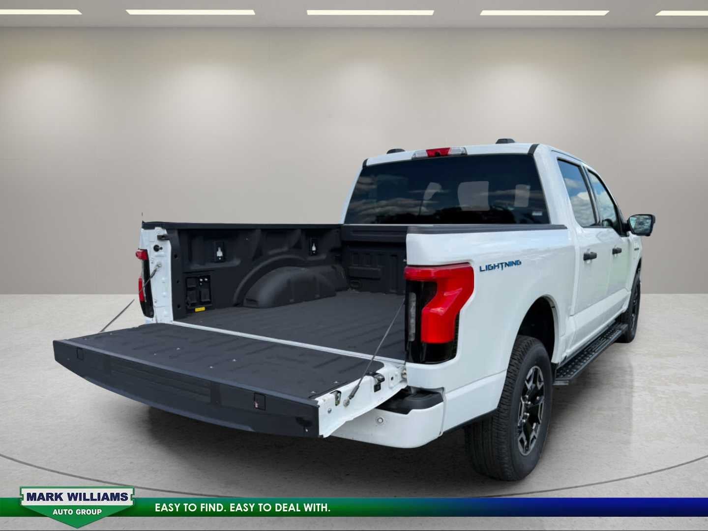 2023 Ford F-150 Lightning XLT