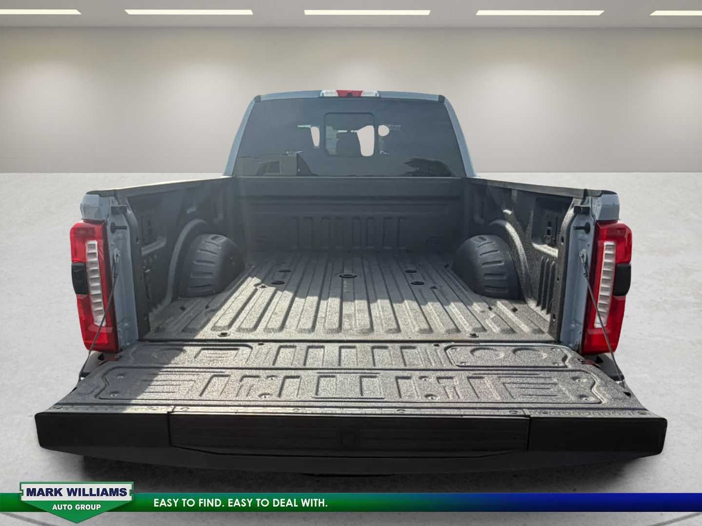 2025 Ford Super Duty F-350 SRW Pickup LARIAT