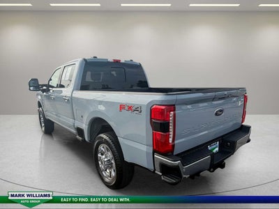 2025 Ford Super Duty F-350 SRW Pickup LARIAT