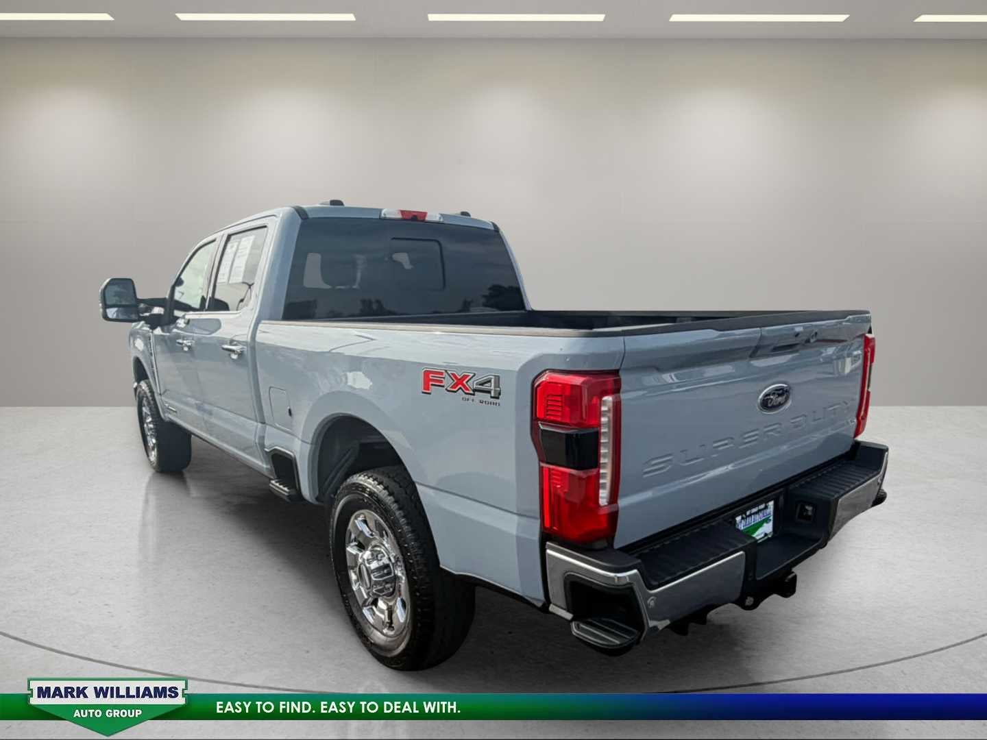 2025 Ford Super Duty F-350 SRW Pickup LARIAT