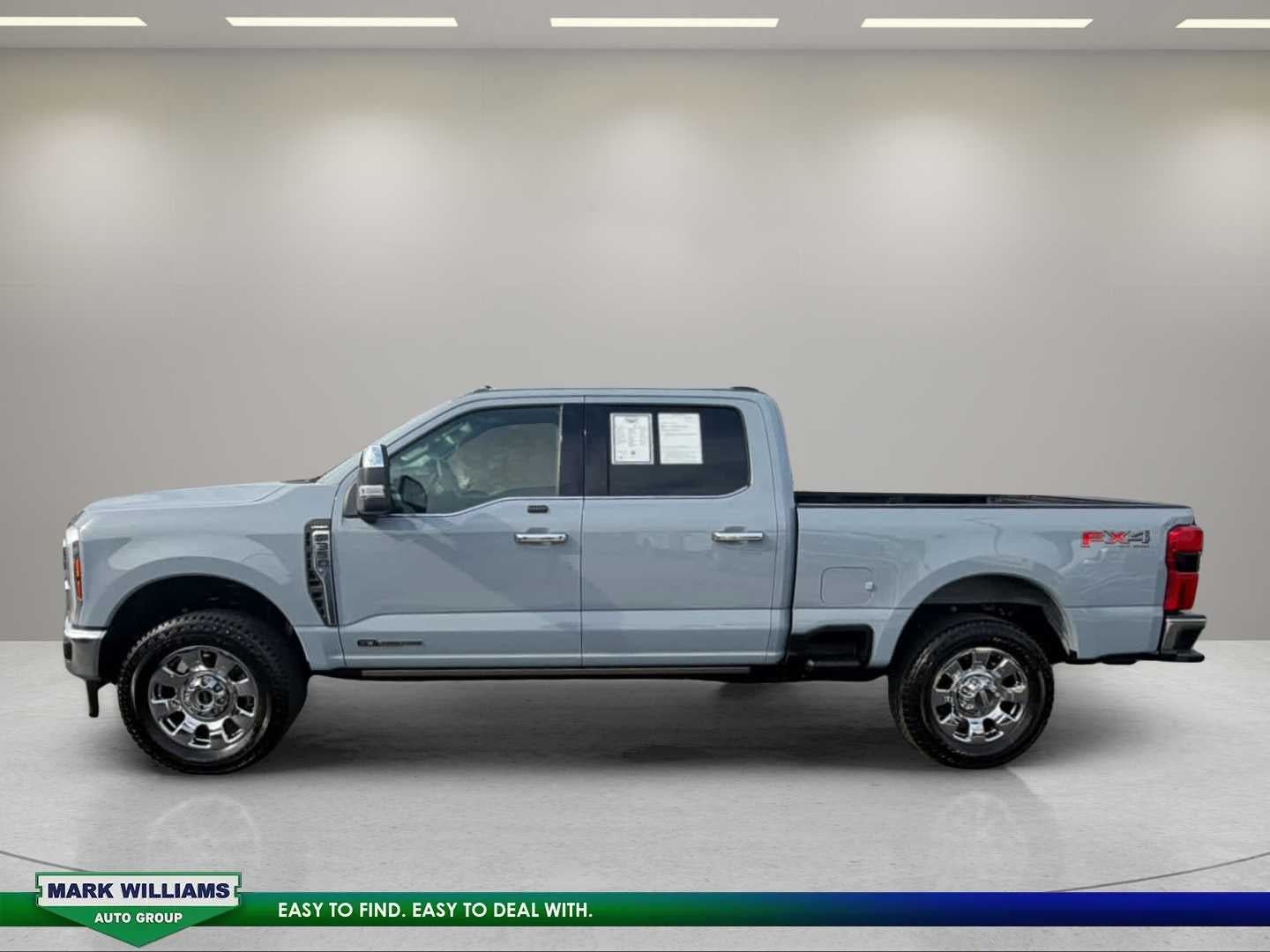 2025 Ford Super Duty F-350 SRW Pickup LARIAT