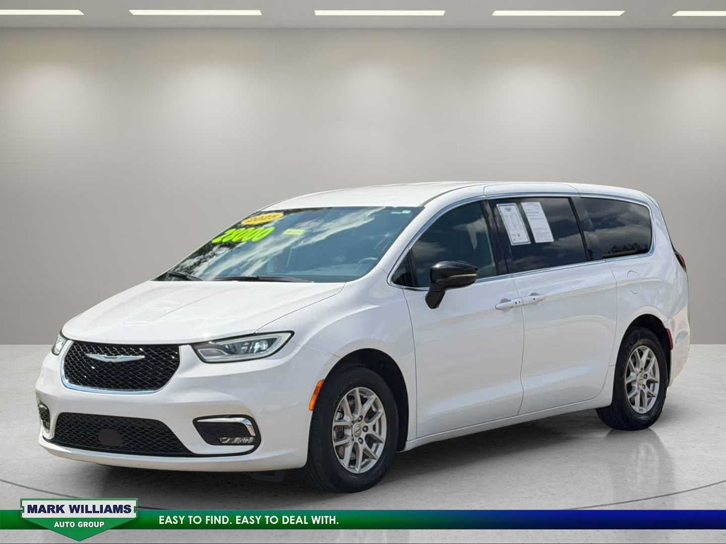 2025 Chrysler Pacifica Select