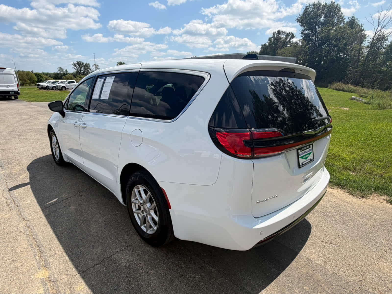 2025 Chrysler Pacifica Select