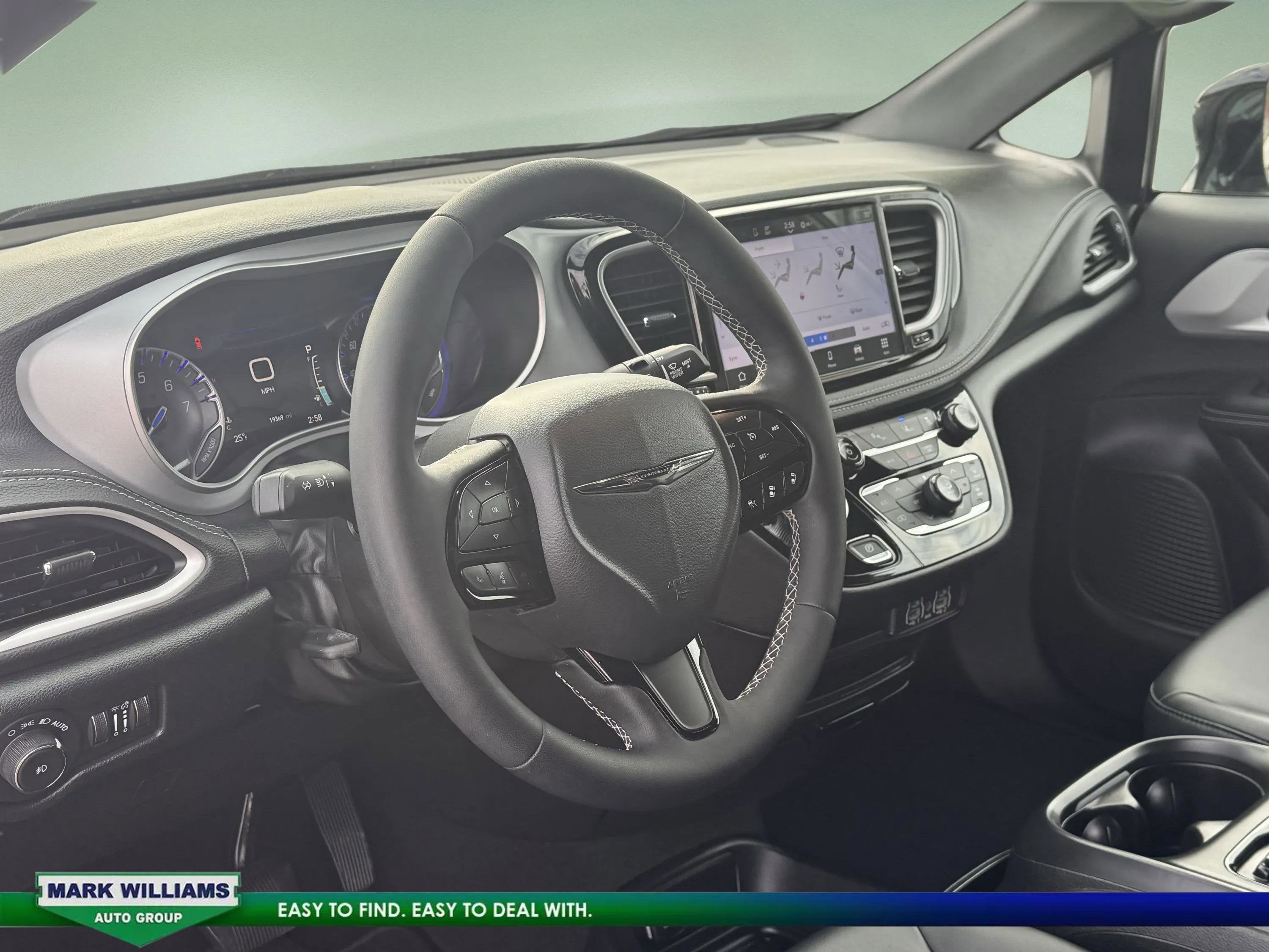 2024 Chrysler Pacifica Touring L