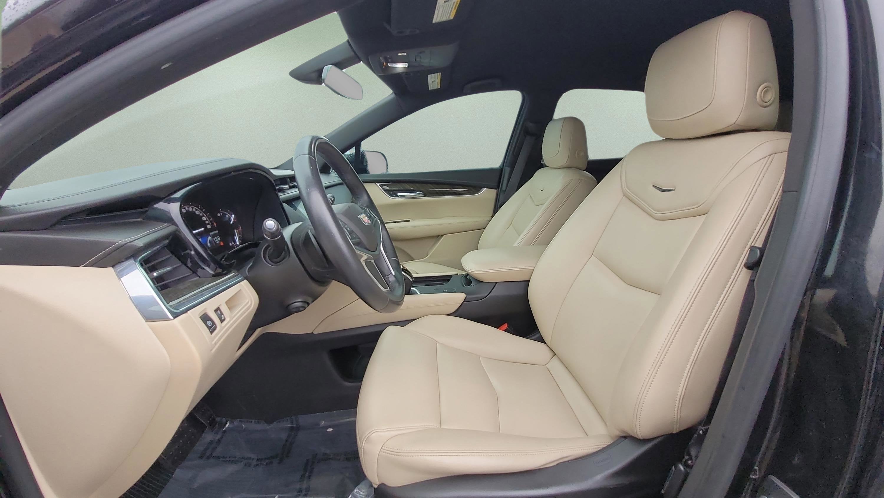 2017 Cadillac XT5 Base