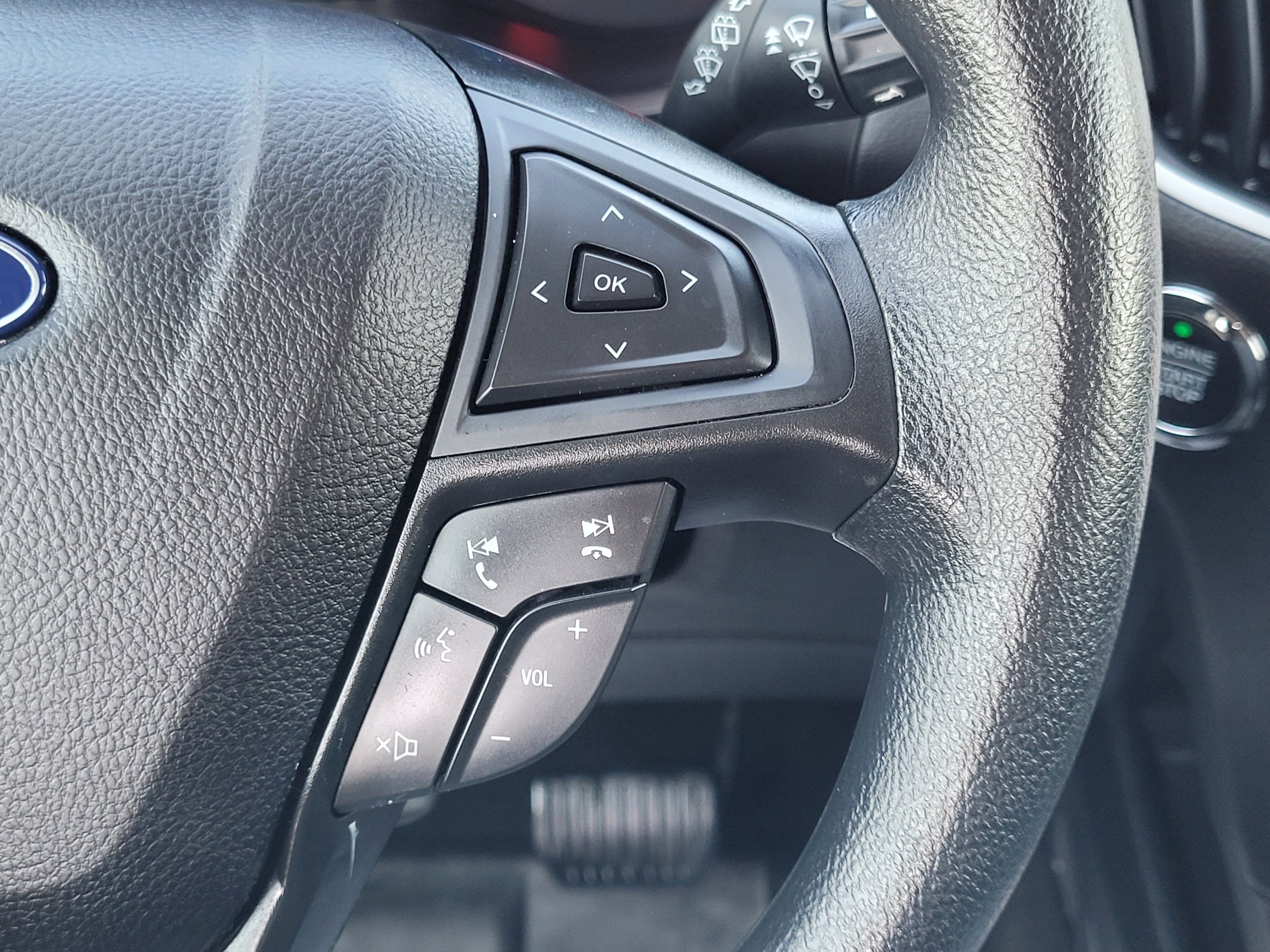 2023 Ford Edge SE