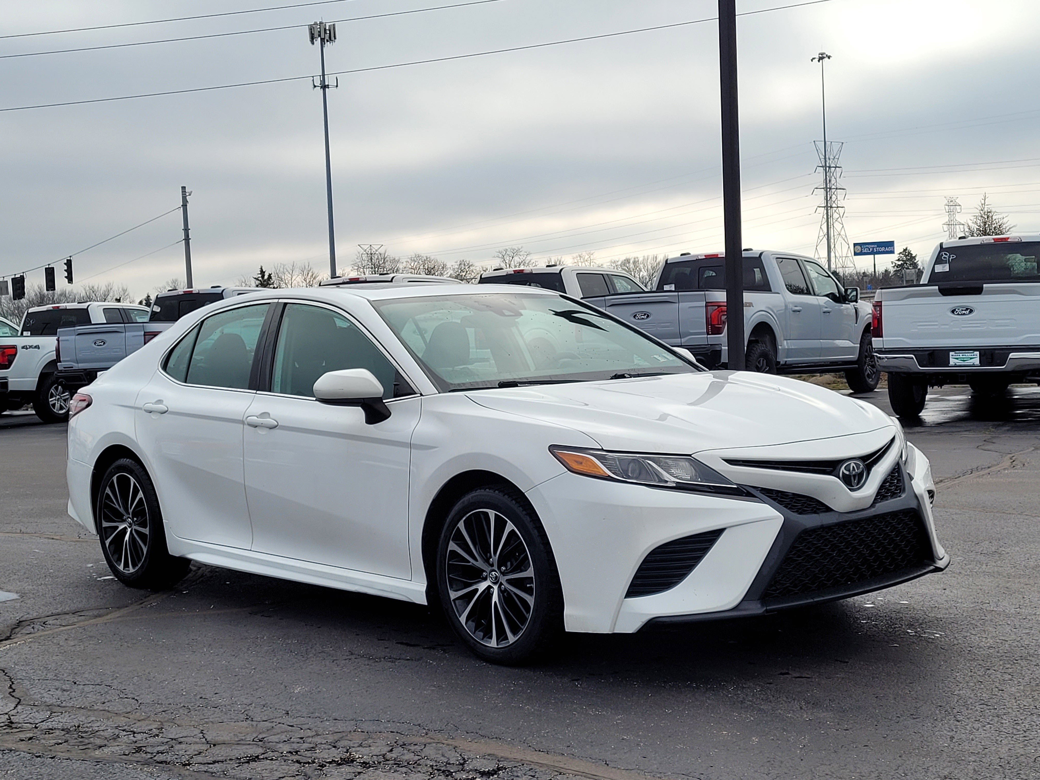 2019 Toyota Camry SE