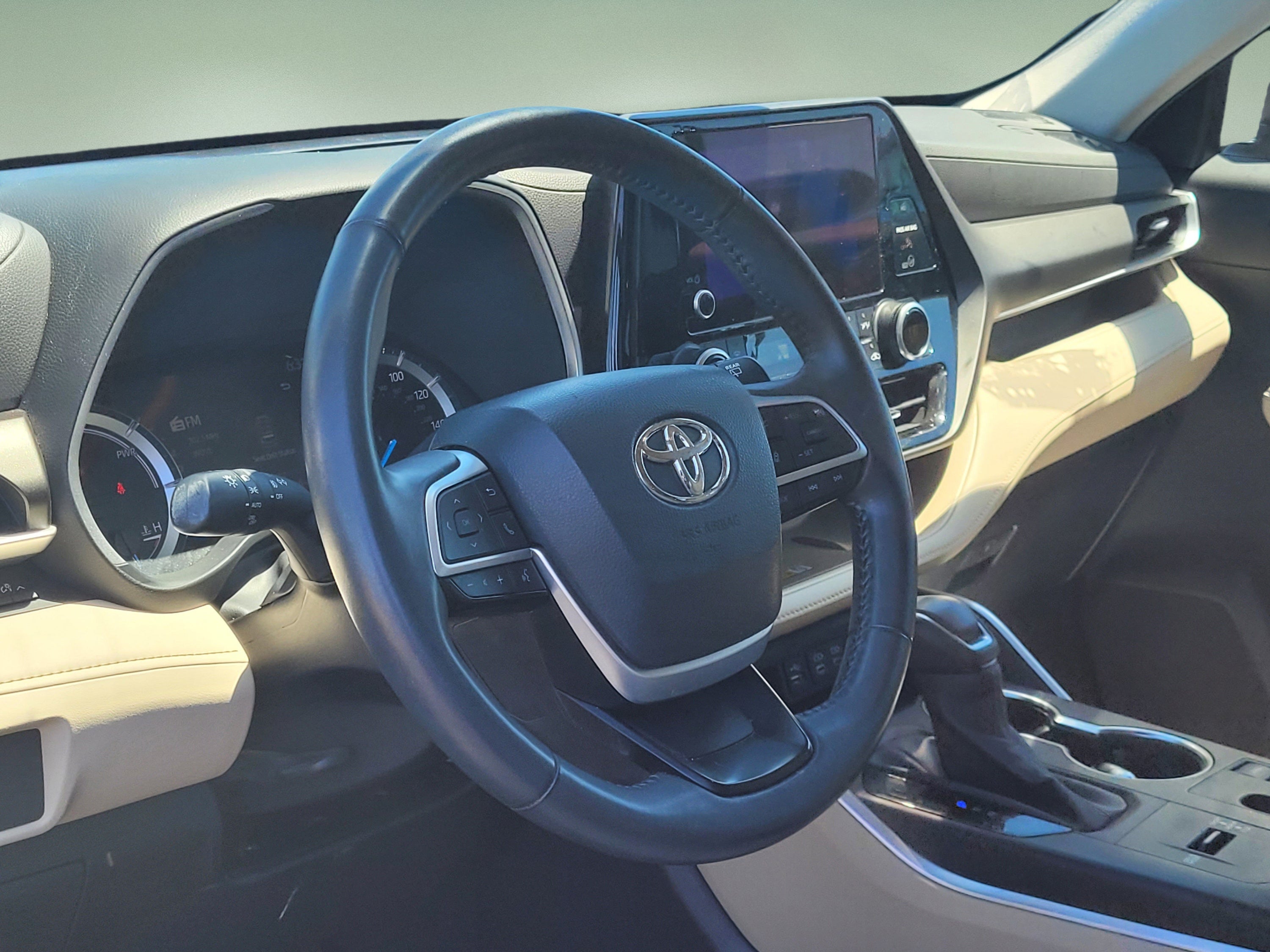 2023 Toyota Highlander Hybrid XLE