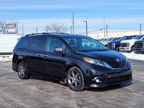 2015 Toyota Sienna SE 8 Passenger