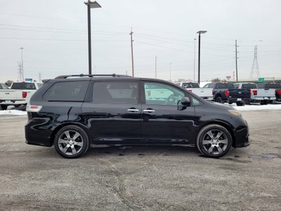 2015 Toyota Sienna SE 8 Passenger