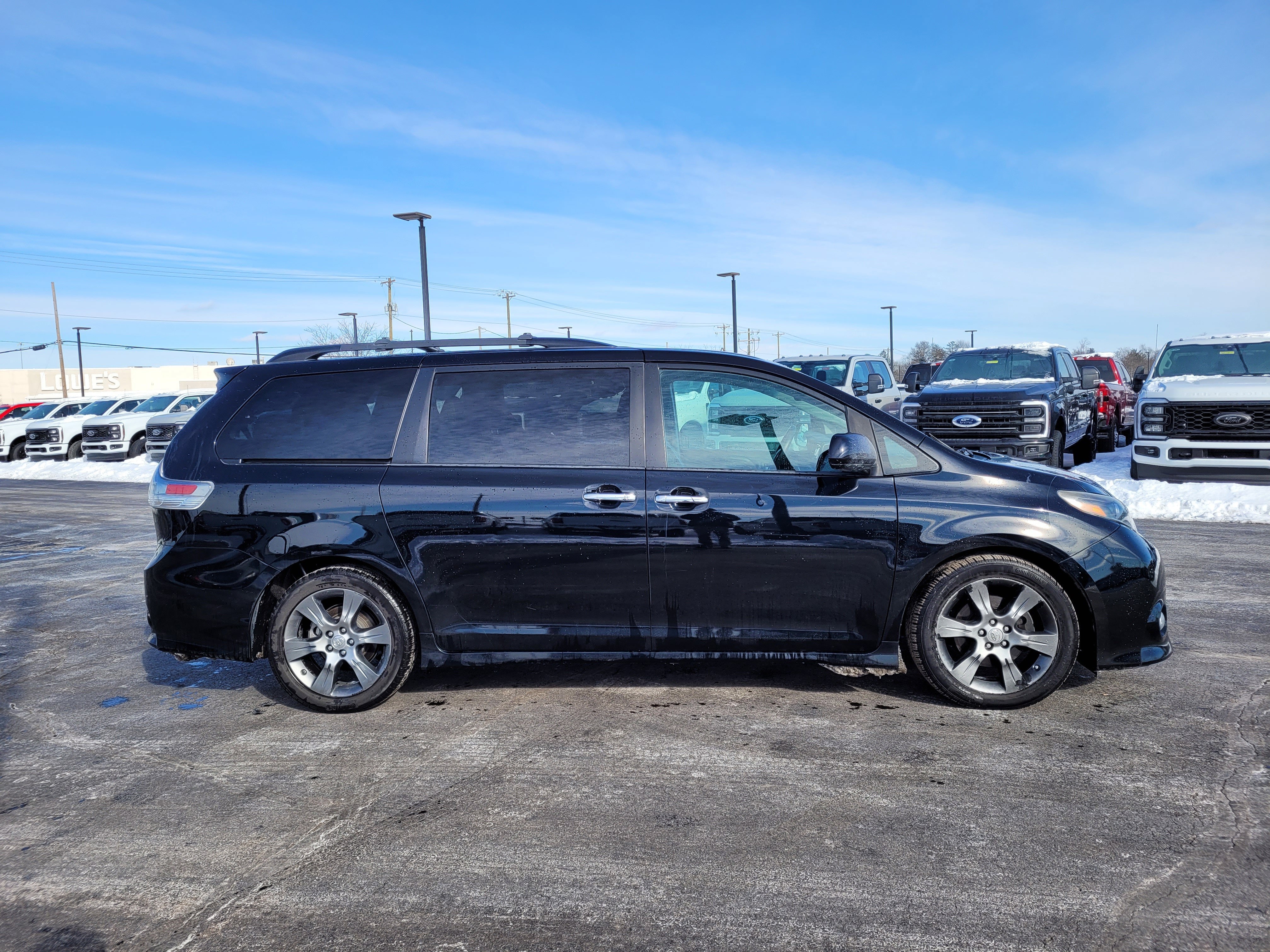 2015 Toyota Sienna SE 8 Passenger