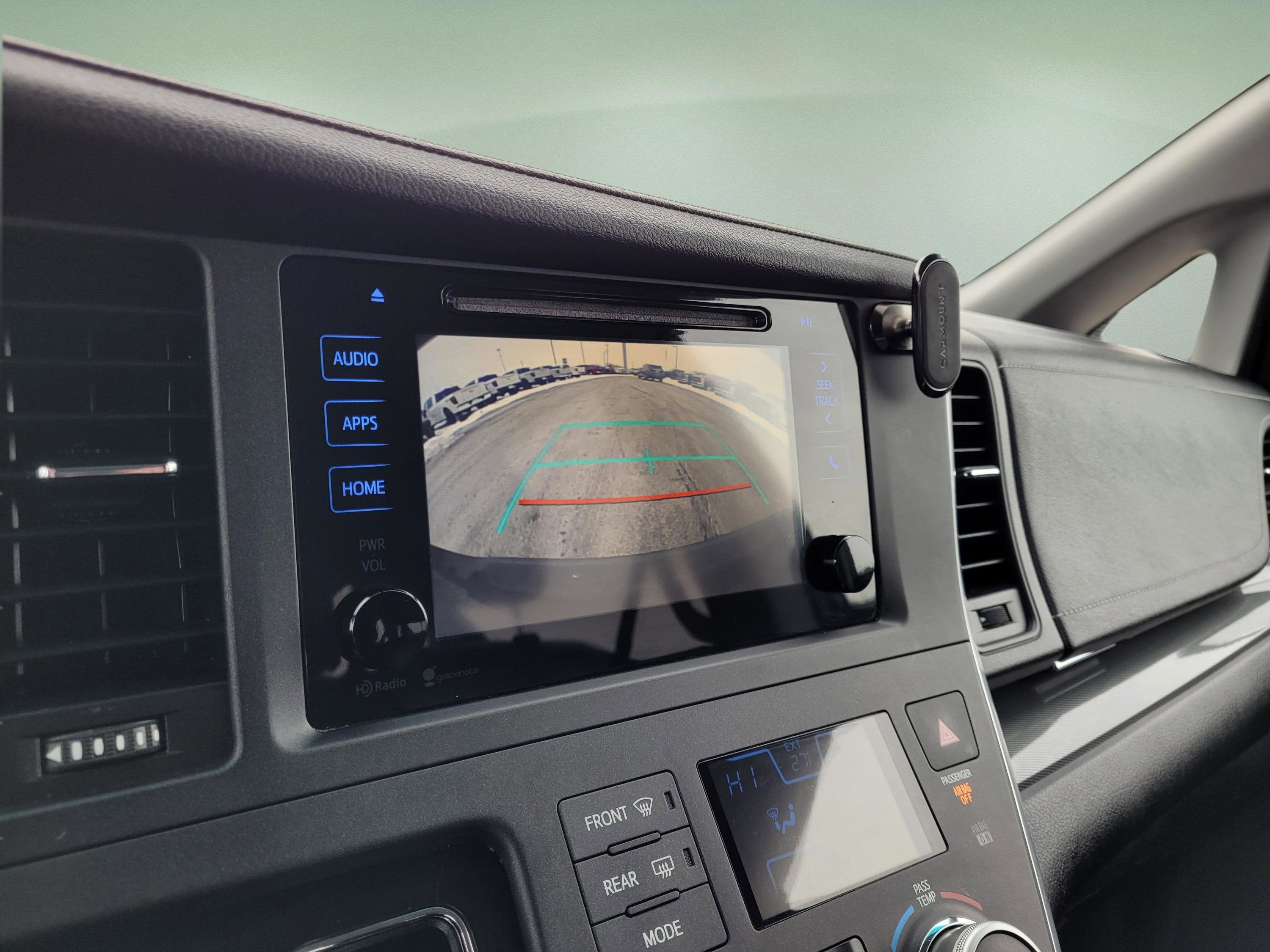 2015 Toyota Sienna SE 8 Passenger