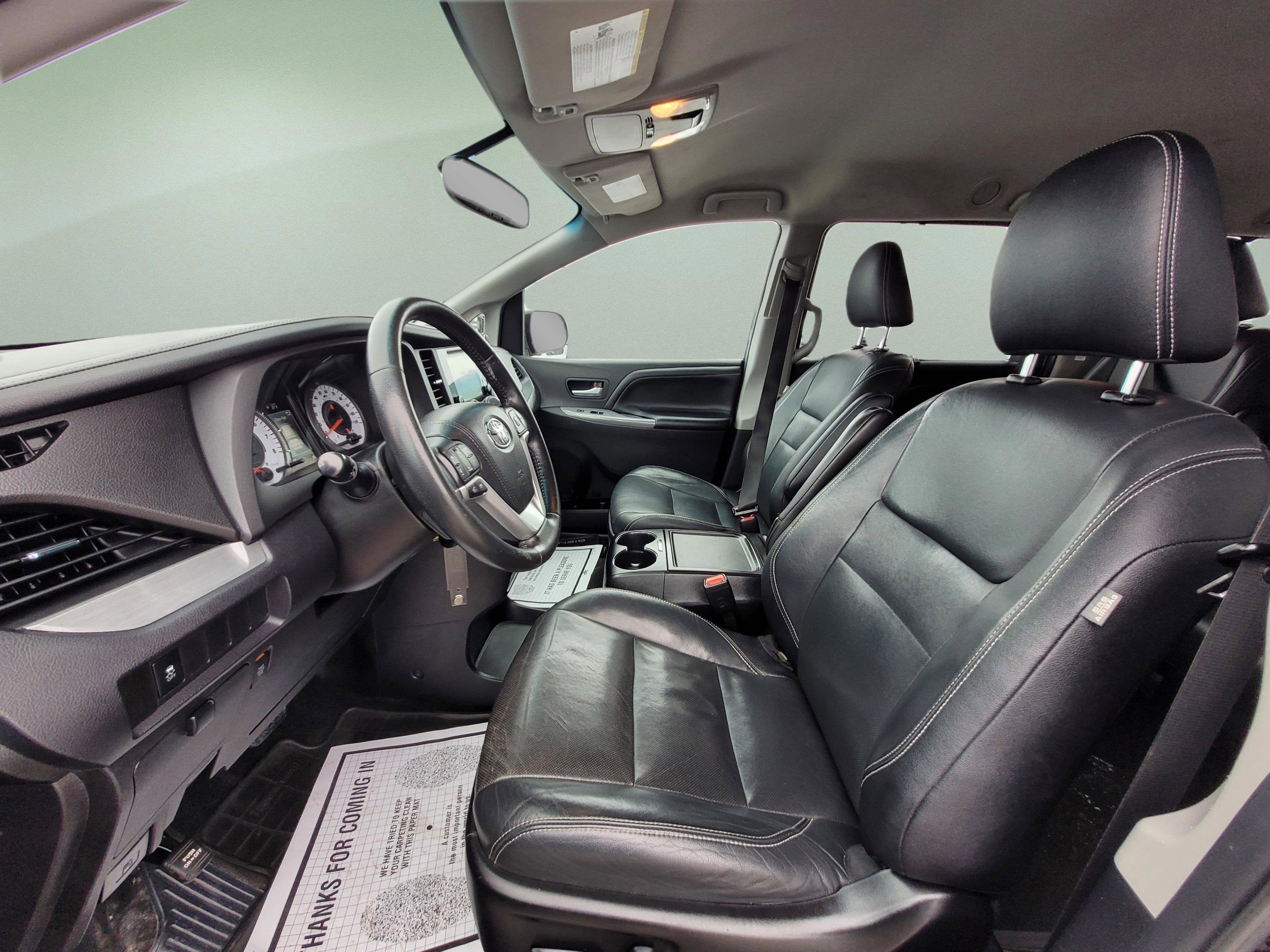 2015 Toyota Sienna SE 8 Passenger