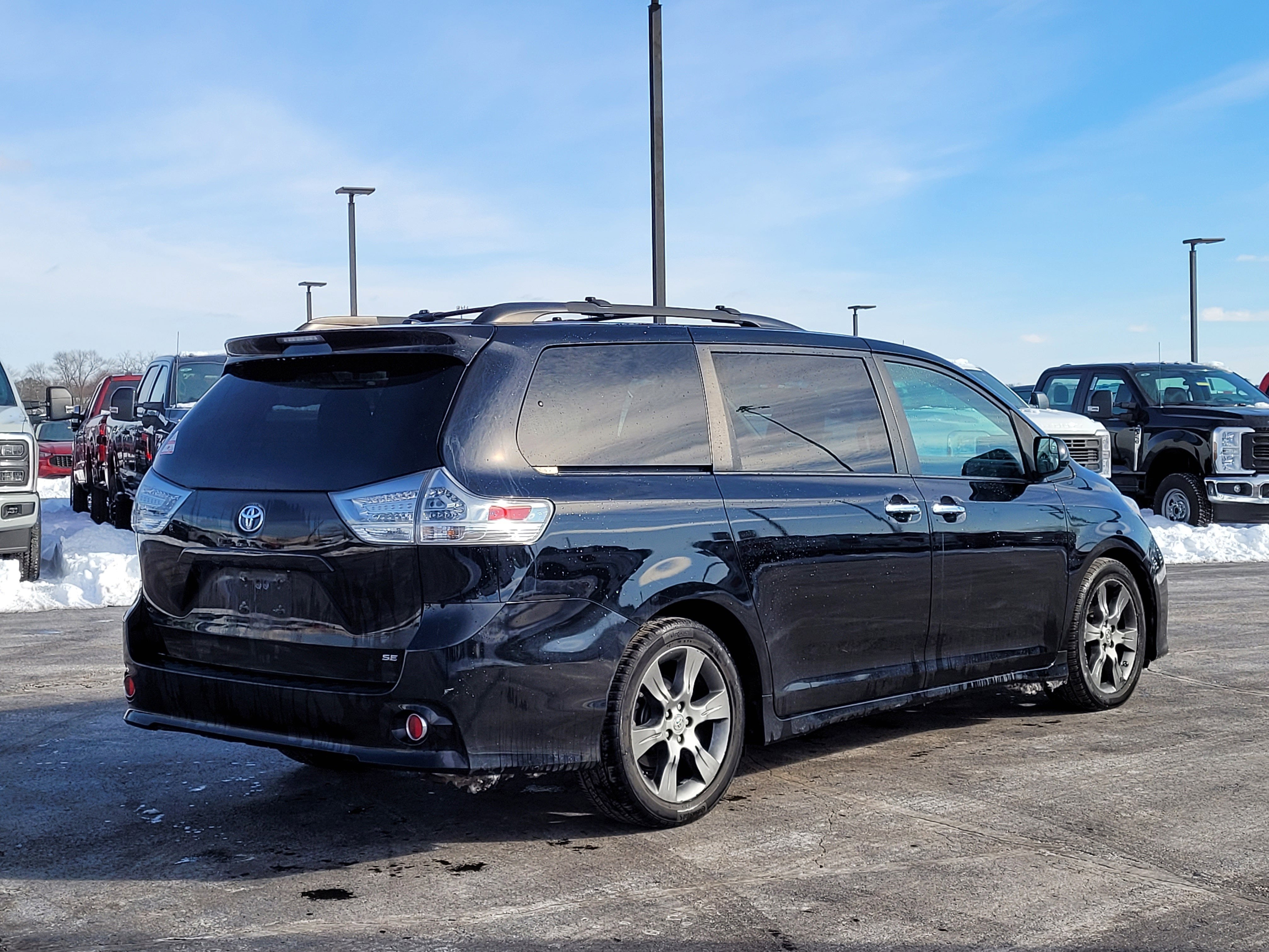 2015 Toyota Sienna SE 8 Passenger