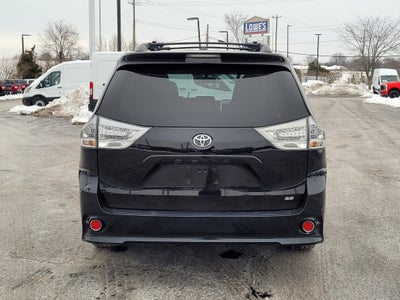 2015 Toyota Sienna SE 8 Passenger